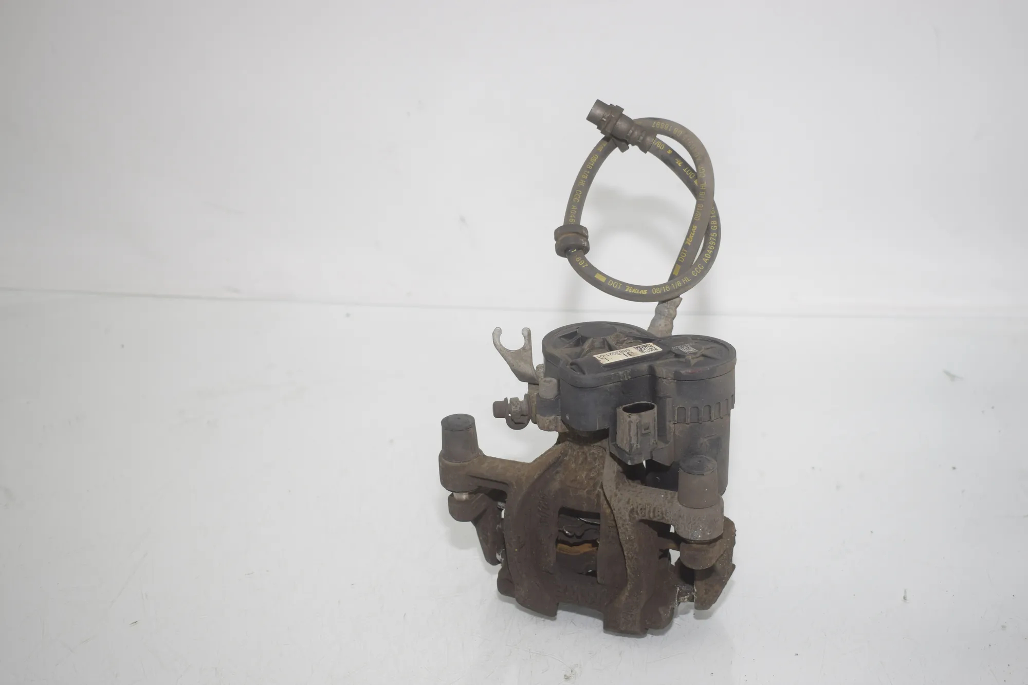 Rear Left Brake Caliper – OEM 6883021 · BMW X1 (F48) sDrive 18 i 2018 – 2