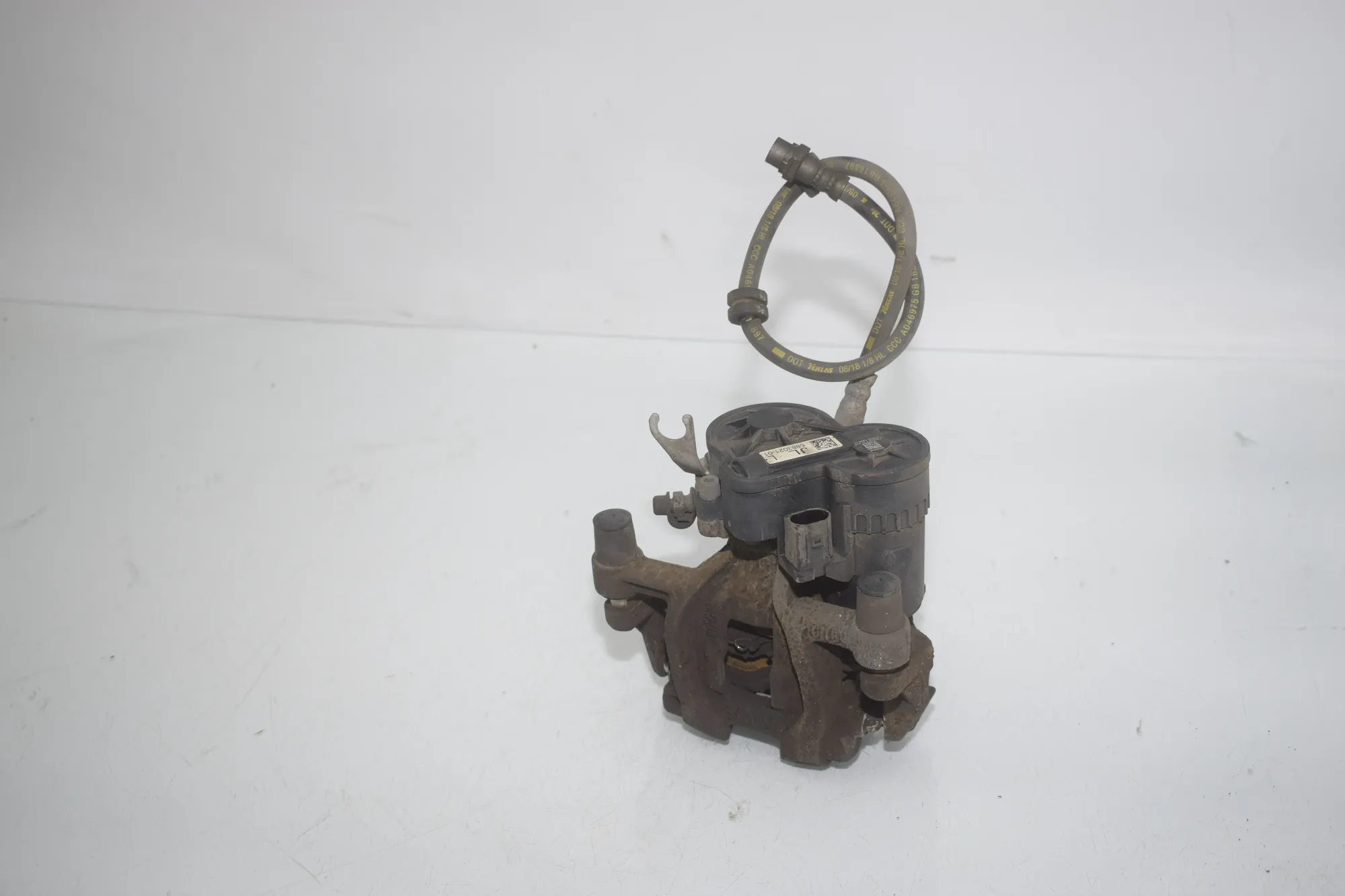 Rear Left Brake Caliper – OEM 6883021 · BMW X1 (F48) sDrive 18 i 2018