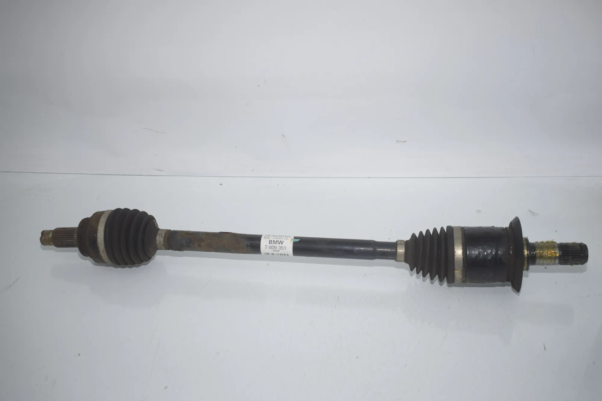 Rear Left Driveshaft – OEM 7609351 · BMW 3 (F30, F80) 320 i 2012