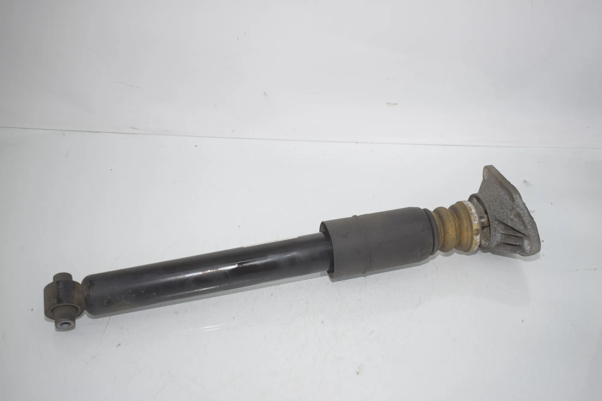 Rear Right Shock Absorber – OEM 6791568 · BMW 3 (F30, F80) 320 i 2012