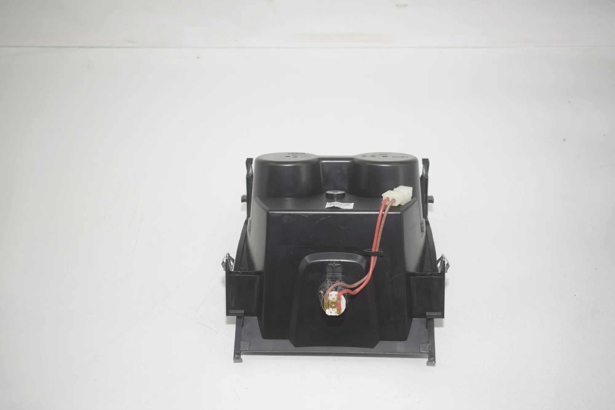 Cup Holder – OEM 9292557 · BMW X1 (F48) sDrive 18 i 2018 – 5