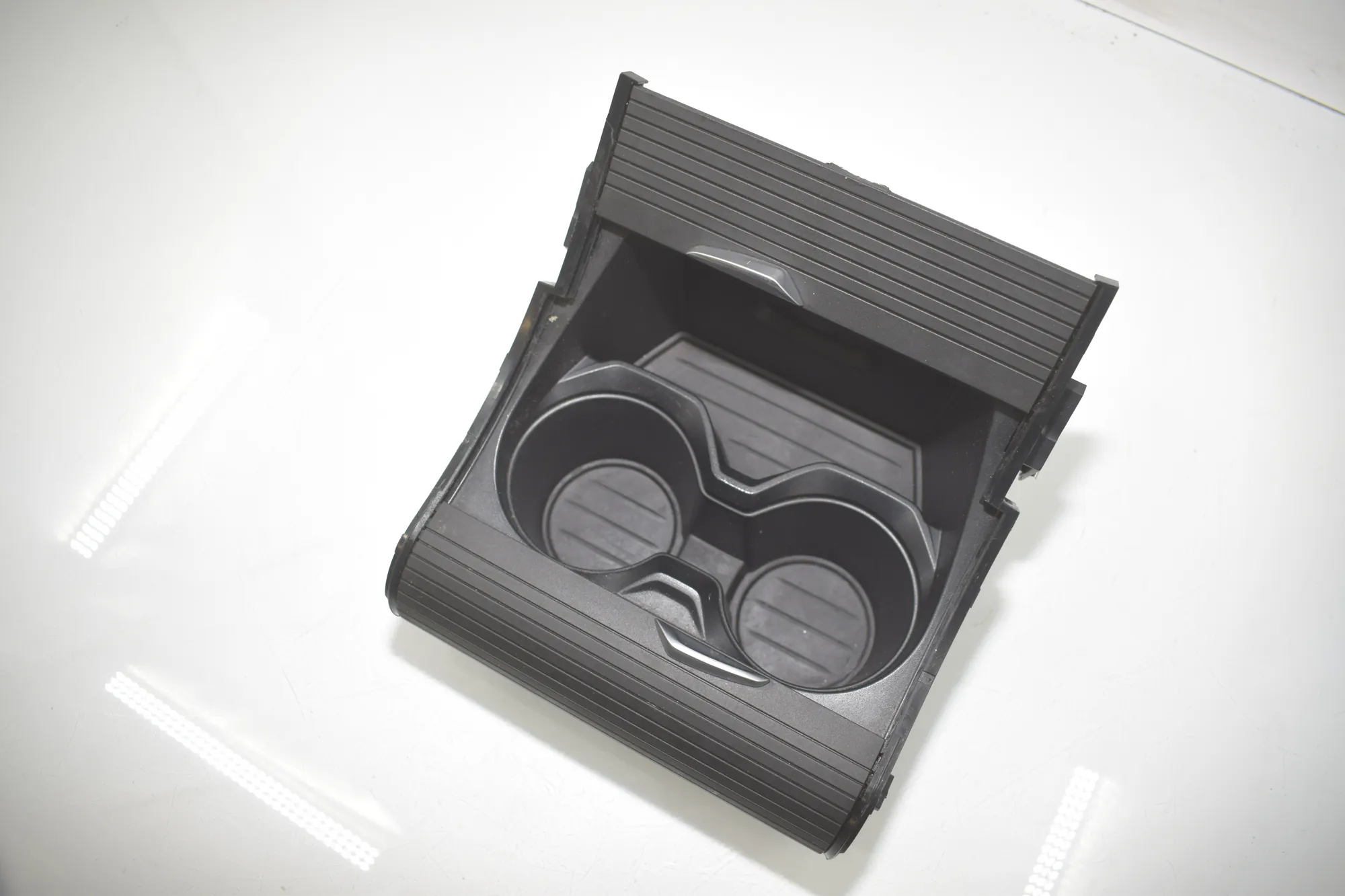 Cup Holder – OEM 9292557 · BMW X1 (F48) sDrive 18 i 2018 – 4