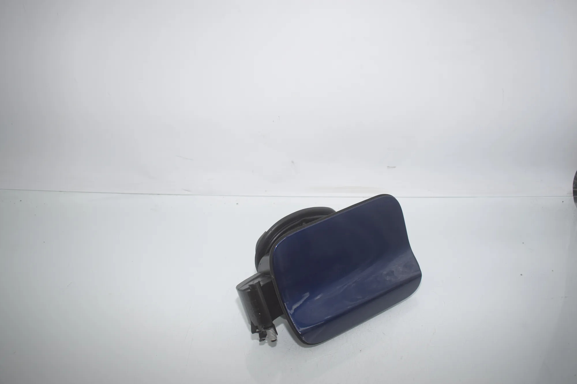 Fuel Tank Flap Cap – OEM 7359171 · BMW X1 (F48) sDrive 18 i 2018