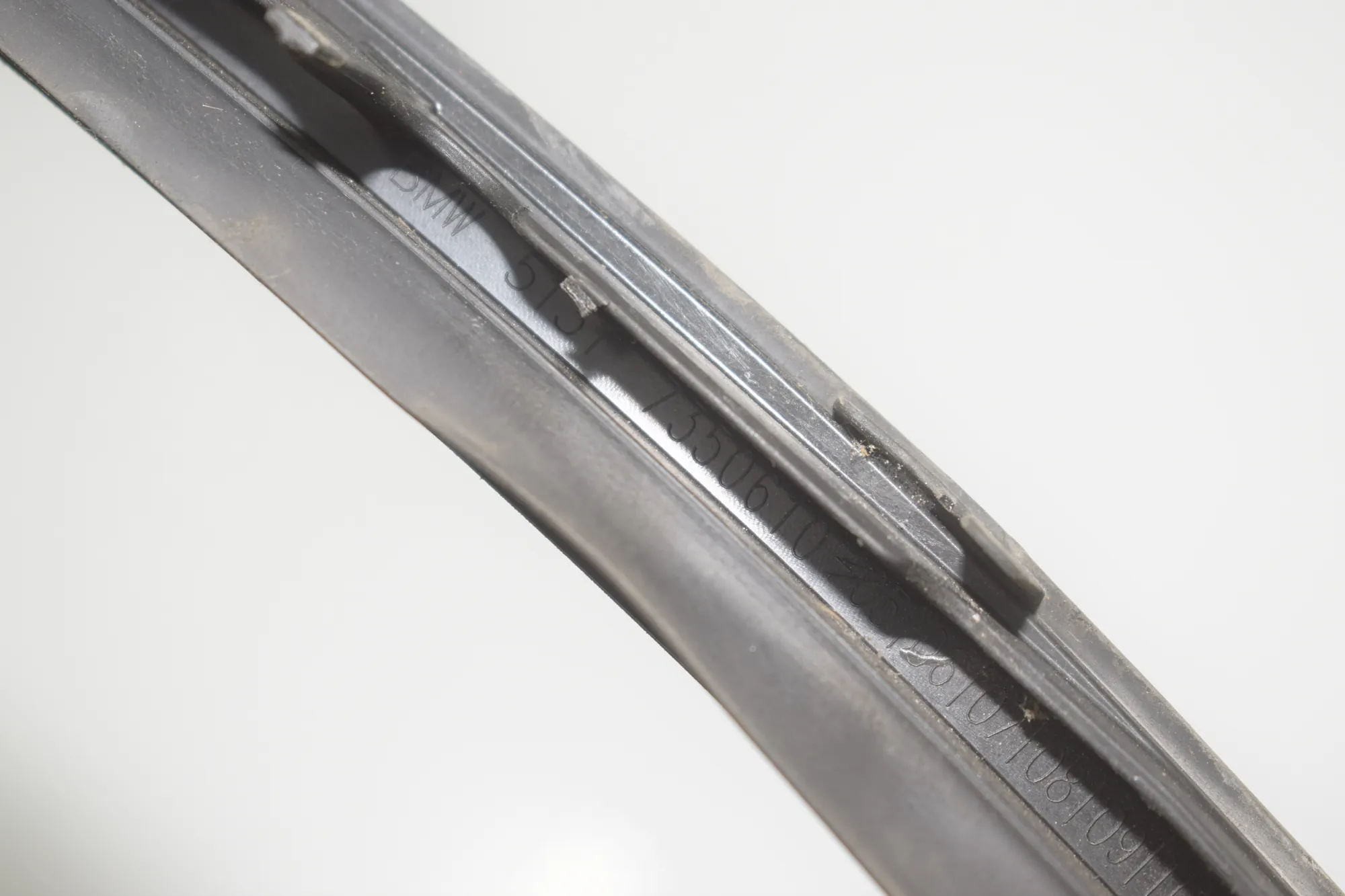 Front Windshield Trim – OEM 7350609 · BMW X1 (F48) sDrive 18 i 2018 – 6