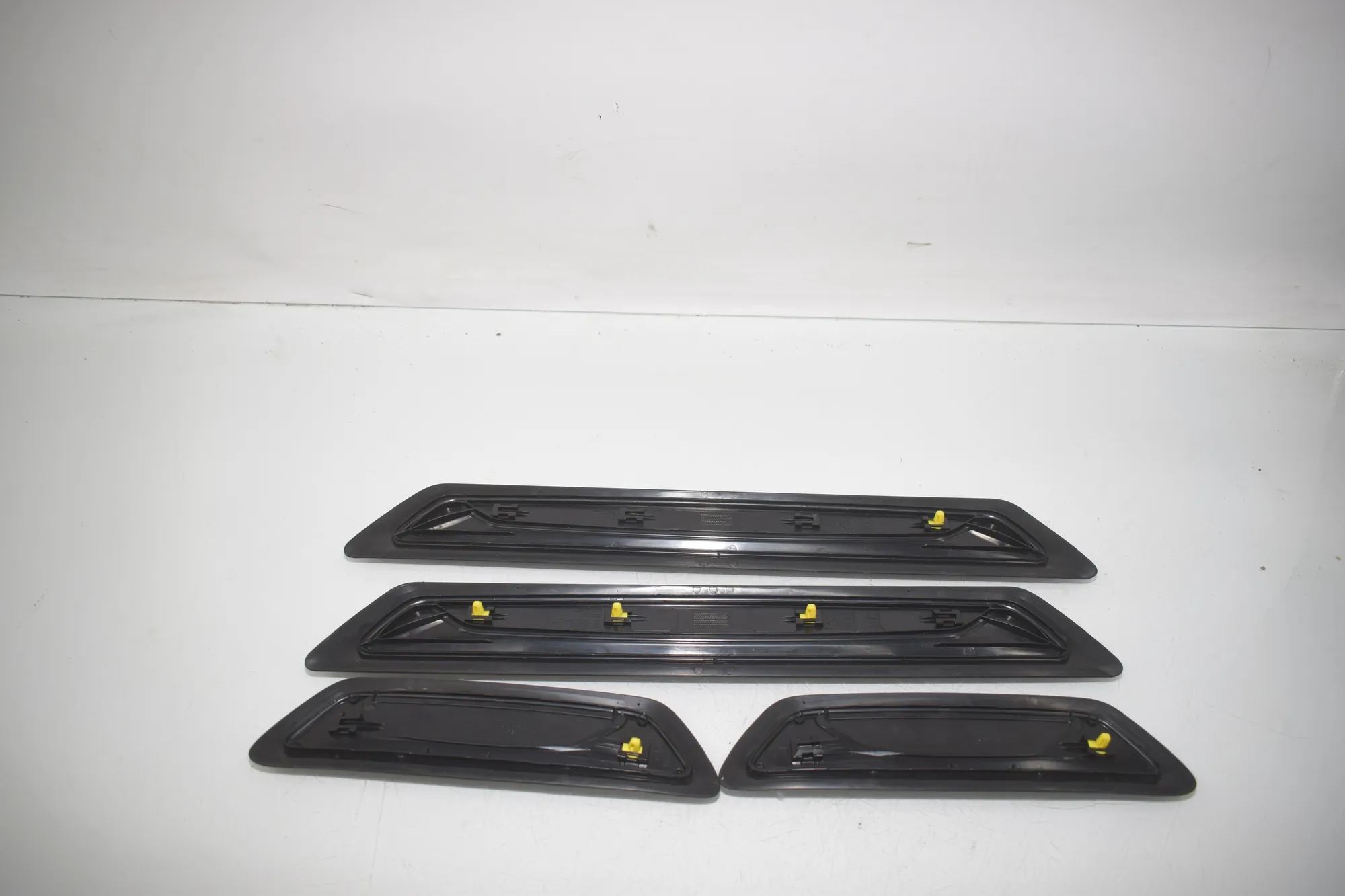 Door Sill Trim Kit – OEM 7263315 · BMW X1 (F48) sDrive 18 i 2018 – 4