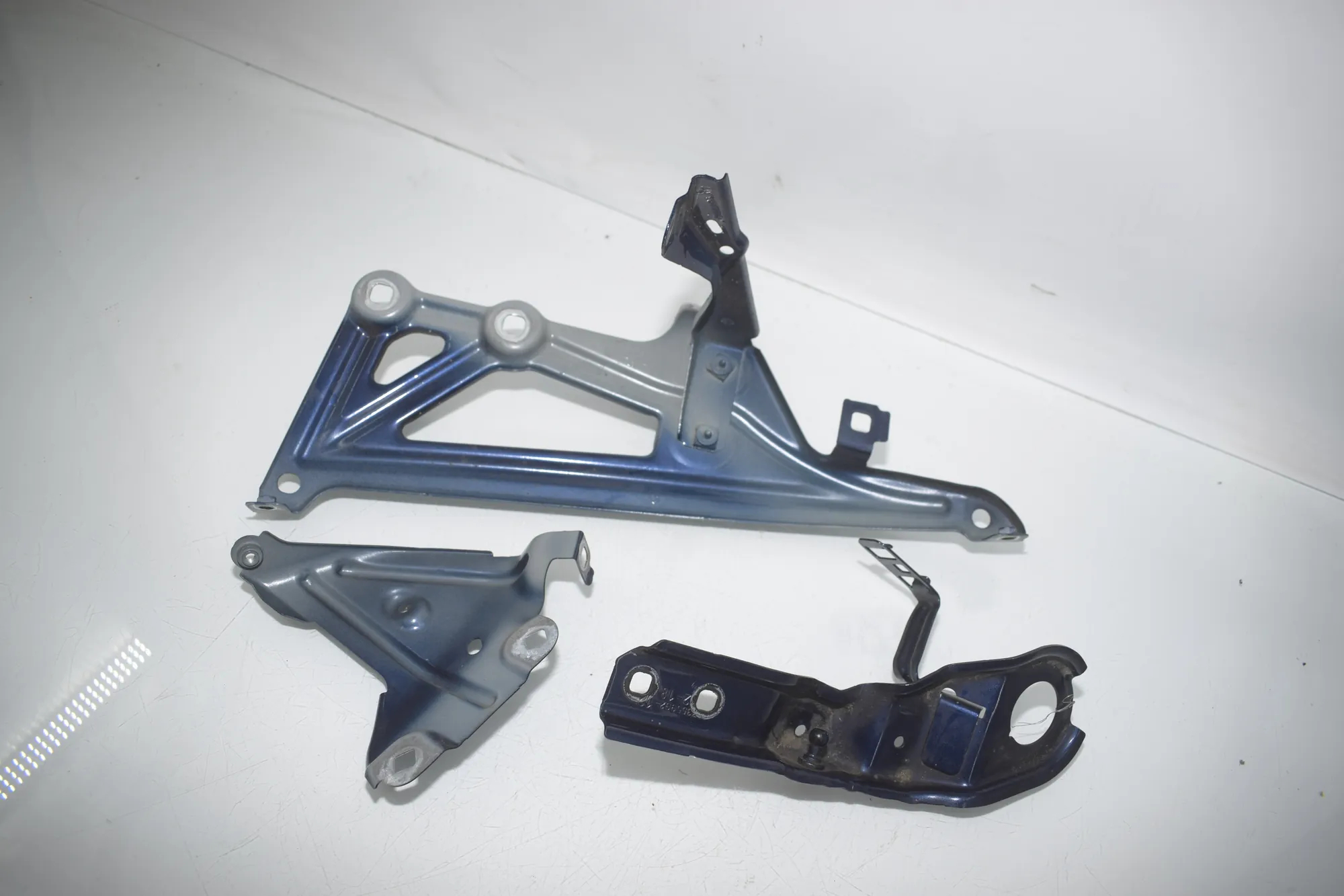 Front Right Fender Holder – OEM 7329448 · BMW X1 (F48) sDrive 18 i 2018 – 2
