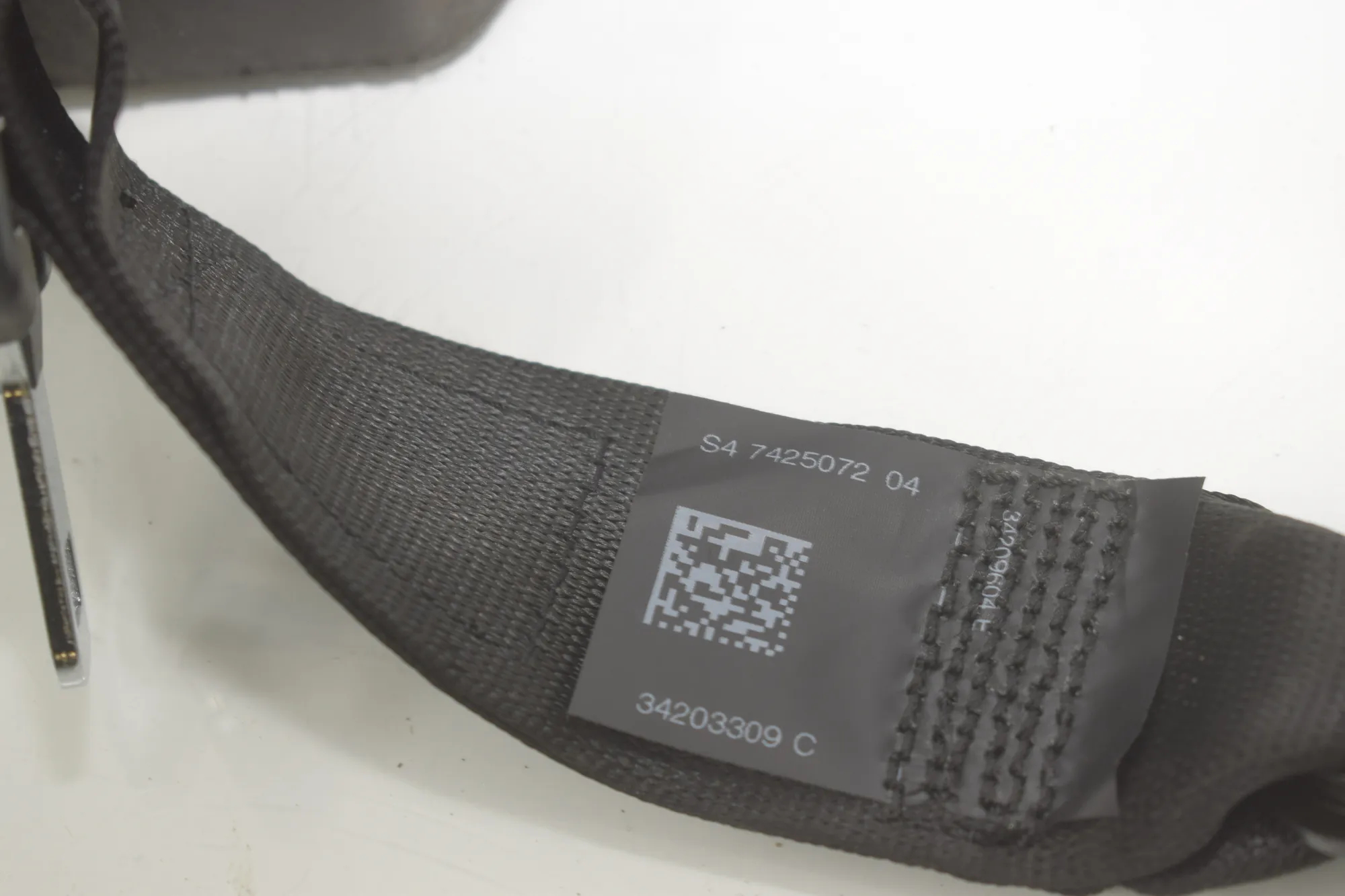 Rear Left Seatbelt – OEM 7469270 · BMW X1 (F48) sDrive 18 i 2018 – 8