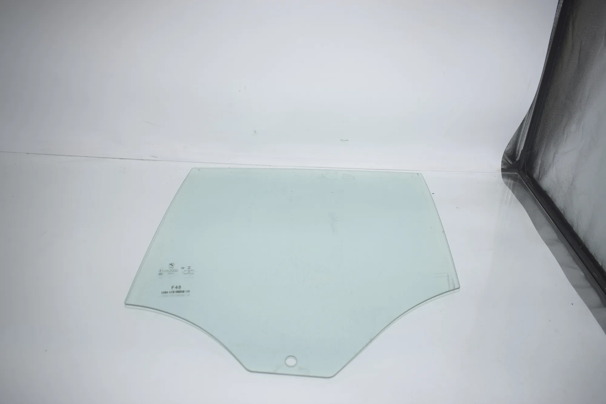 Rear Left Door Window – OEM 7349497 · BMW X1 (F48) sDrive 18 i 2018