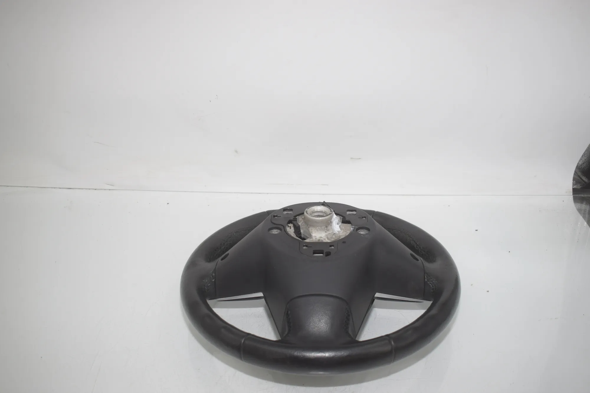 Steering Wheel – OEM 6877509 · BMW X1 (F48) sDrive 18 i 2018 – 6