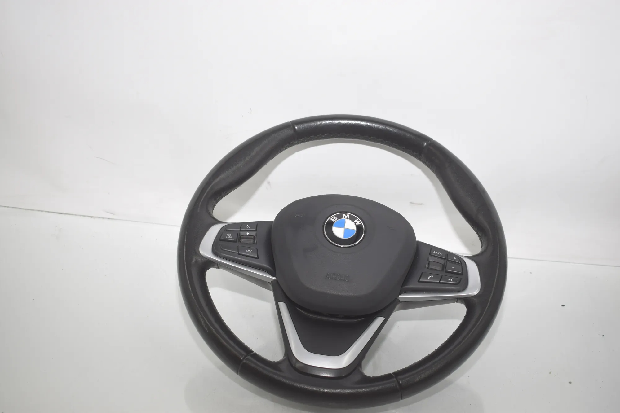 Steering Wheel – OEM 6877509 · BMW X1 (F48) sDrive 18 i 2018 – 5