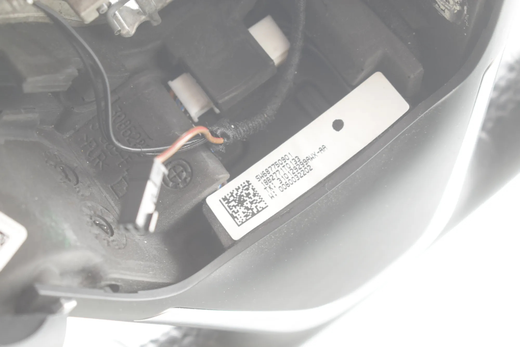 Steering Wheel – OEM 6877509 · BMW X1 (F48) sDrive 18 i 2018 – 7