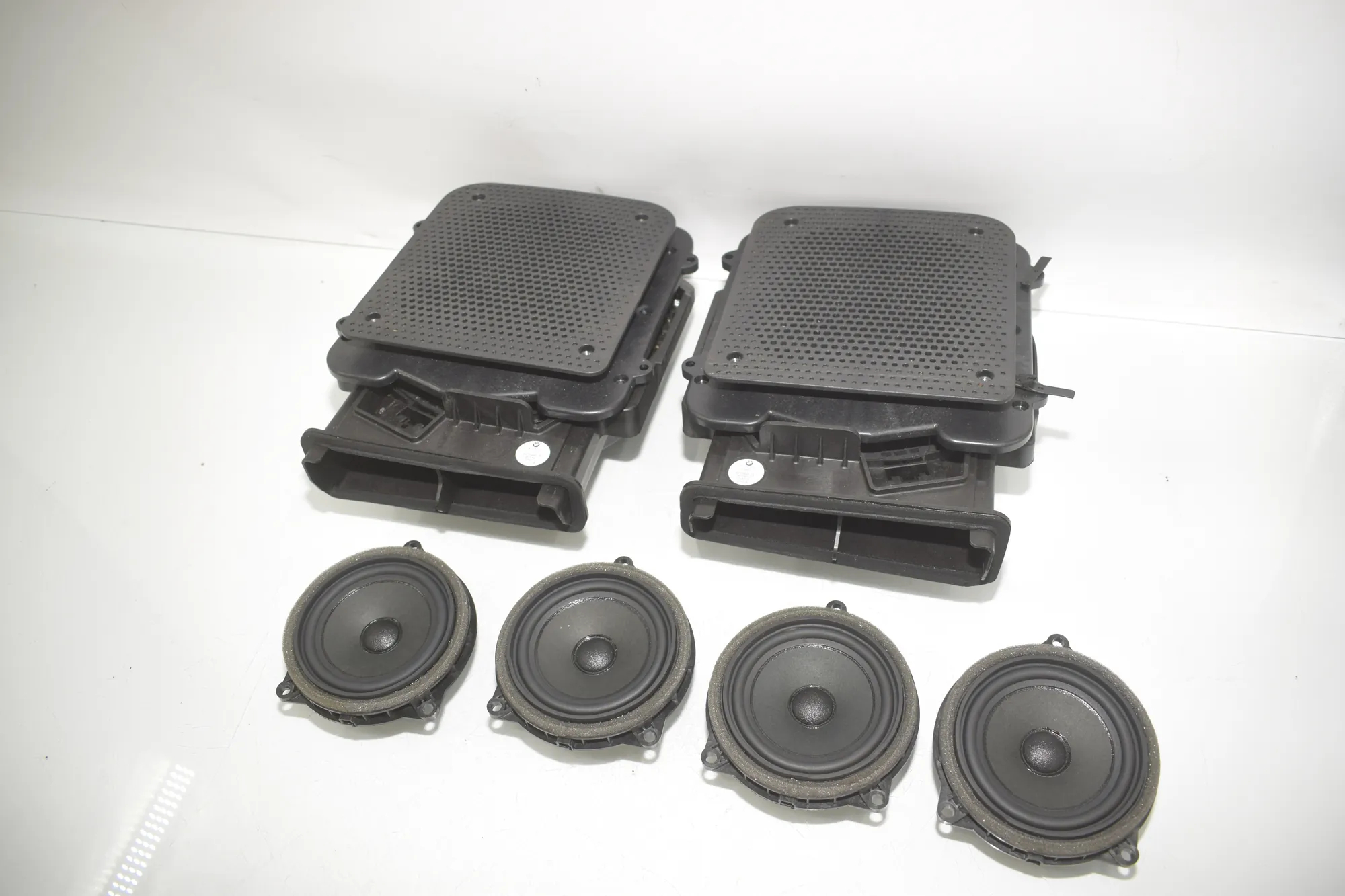 Sound Audio System Set – OEM 9275995 · BMW X1 (F48) sDrive 18 i 2018 – 2
