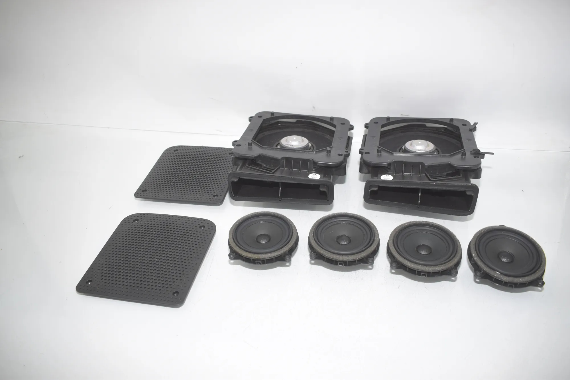 Sound Audio System Set – OEM 9275995 · BMW X1 (F48) sDrive 18 i 2018 – 4