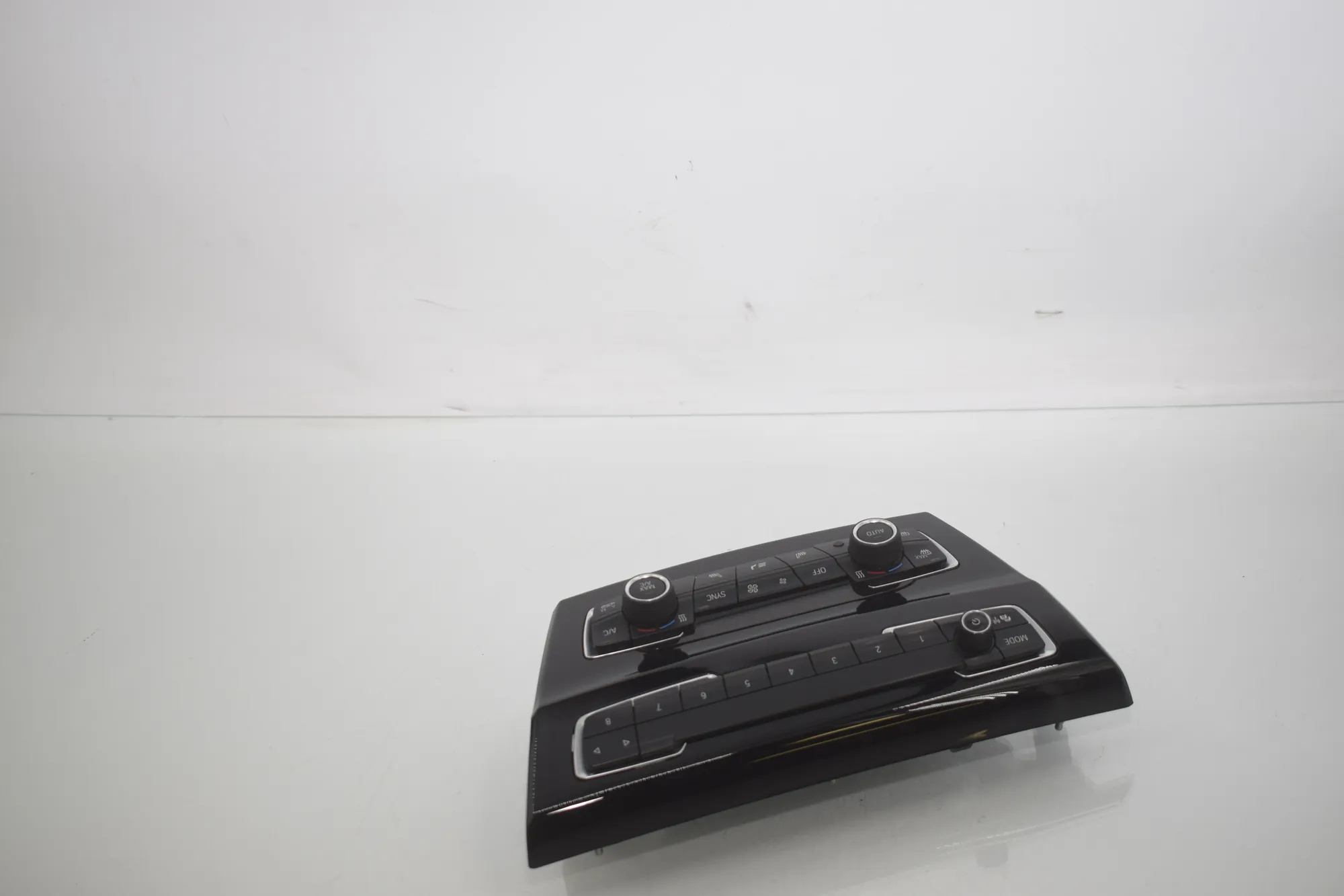 Climate Control Unit – OEM 9471102 · BMW X1 (F48) sDrive 18 i 2018 – 5