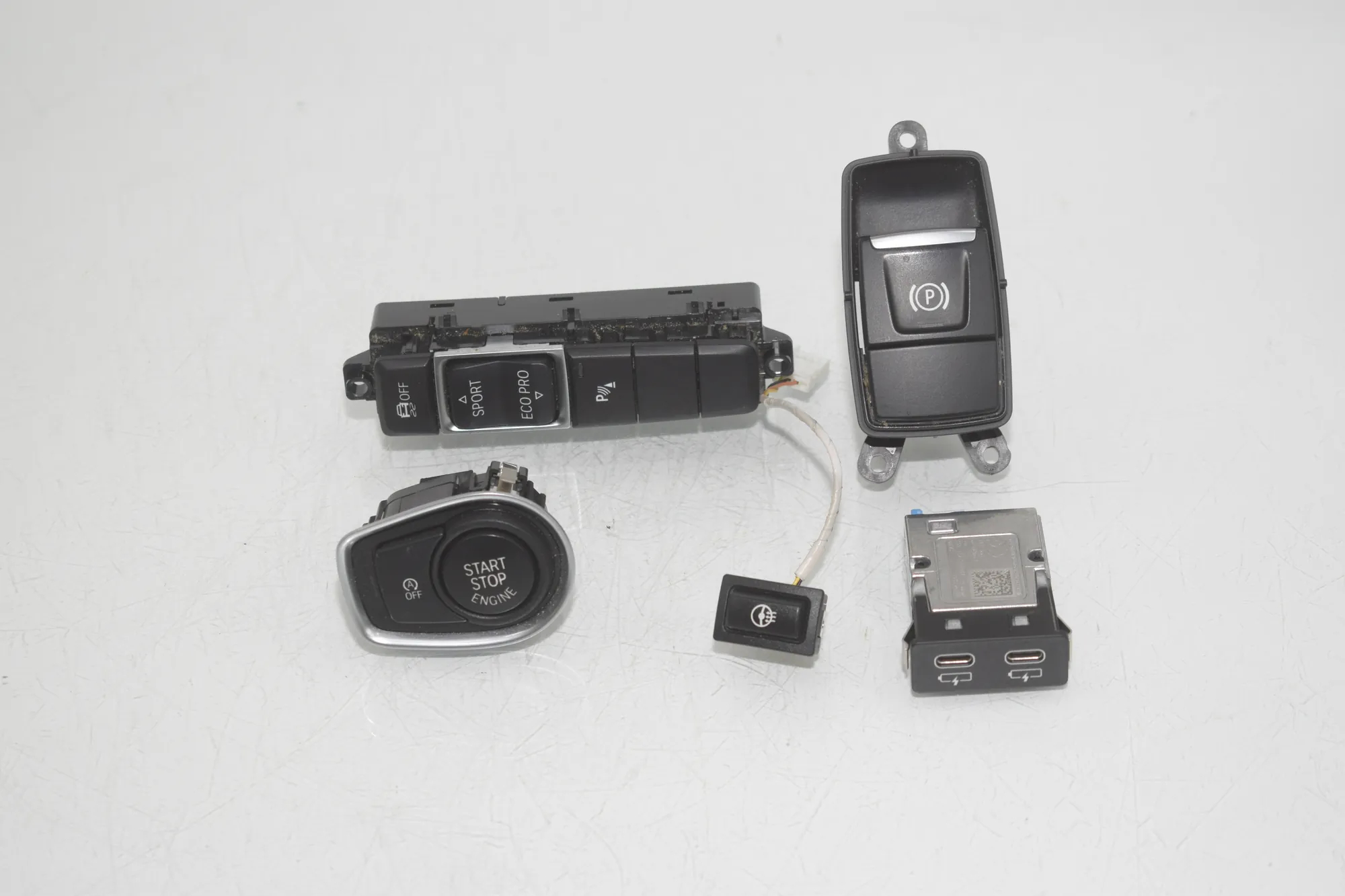 Switches – OEM 6822523 · BMW X1 (F48) sDrive 18 i 2018