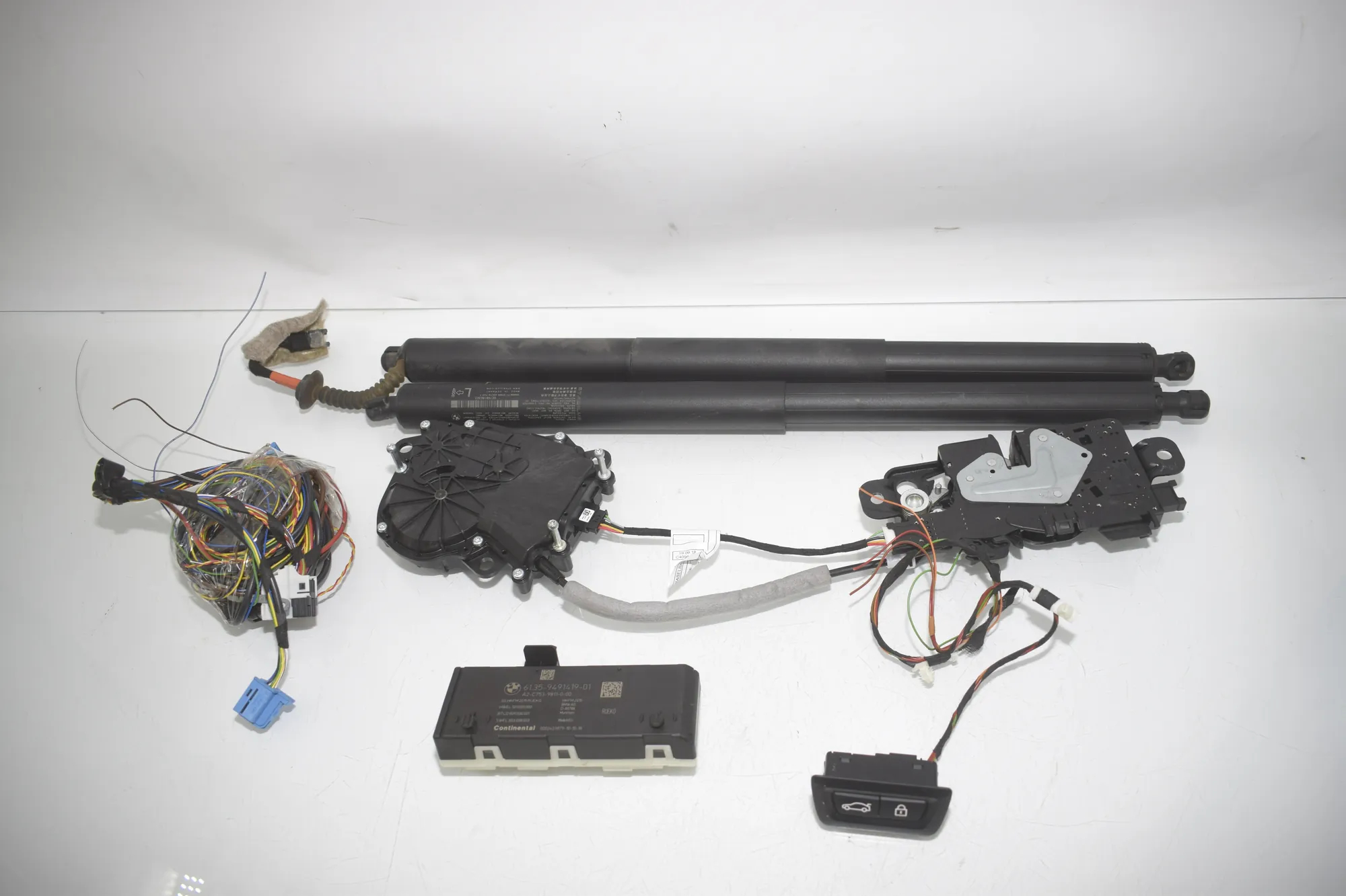 Electric Tailgate Opening Kit – OEM 9491419 · BMW X1 (F48) sDrive 18 i 2018 – 5