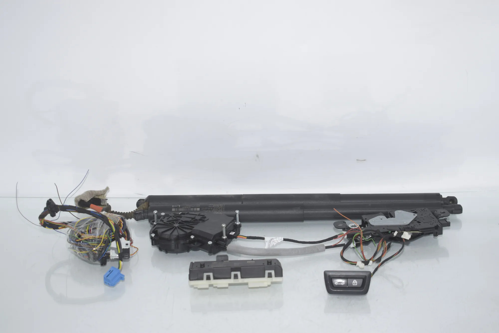Electric Tailgate Opening Kit – OEM 9491419 · BMW X1 (F48) sDrive 18 i 2018 – 4