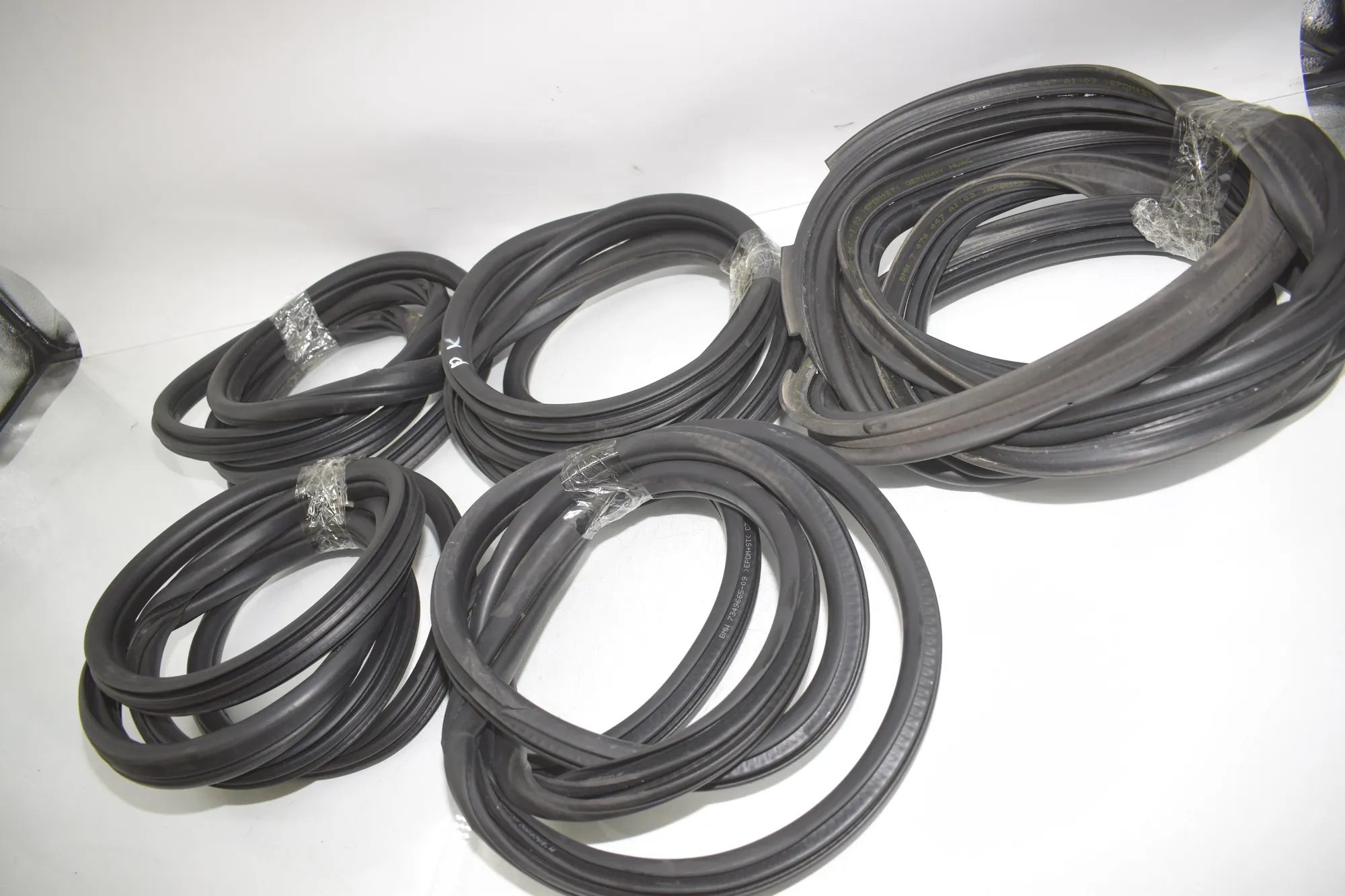 Front Right Door Seal Rubber – OEM 7440033 · BMW X1 (F48) sDrive 18 i 2018 – 4