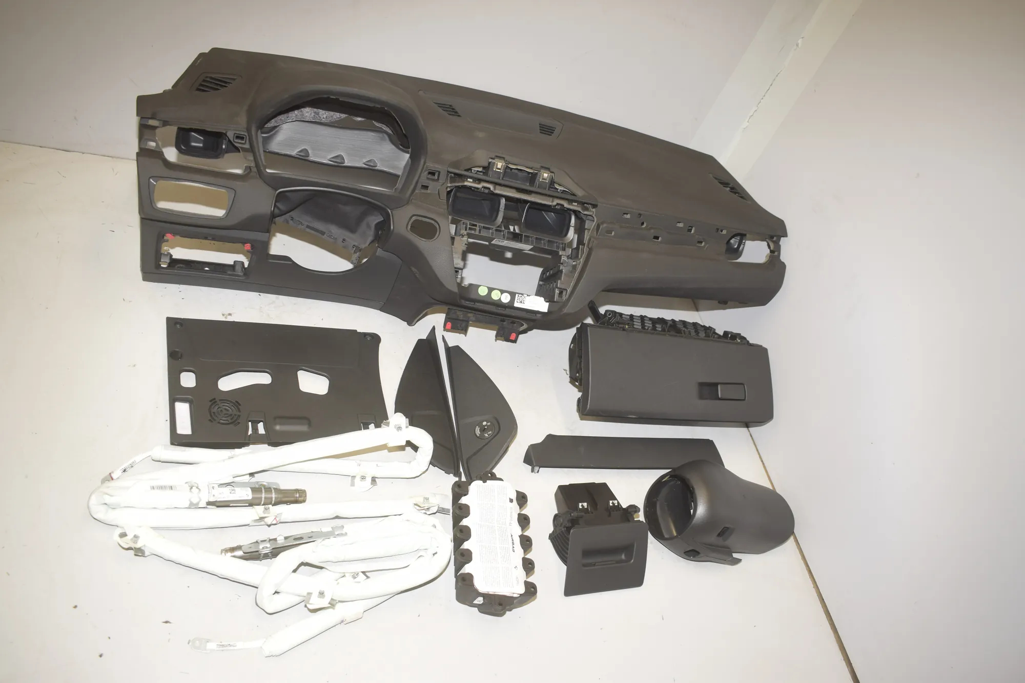 Dashboard – OEM 6969852 · BMW X1 (F48) sDrive 18 i 2018 – 6