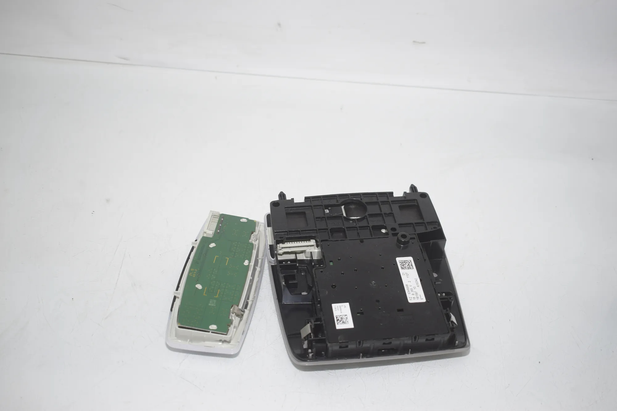 Interior Lighting – OEM 9348998 · BMW X1 (F48) sDrive 18 i 2018 – 3