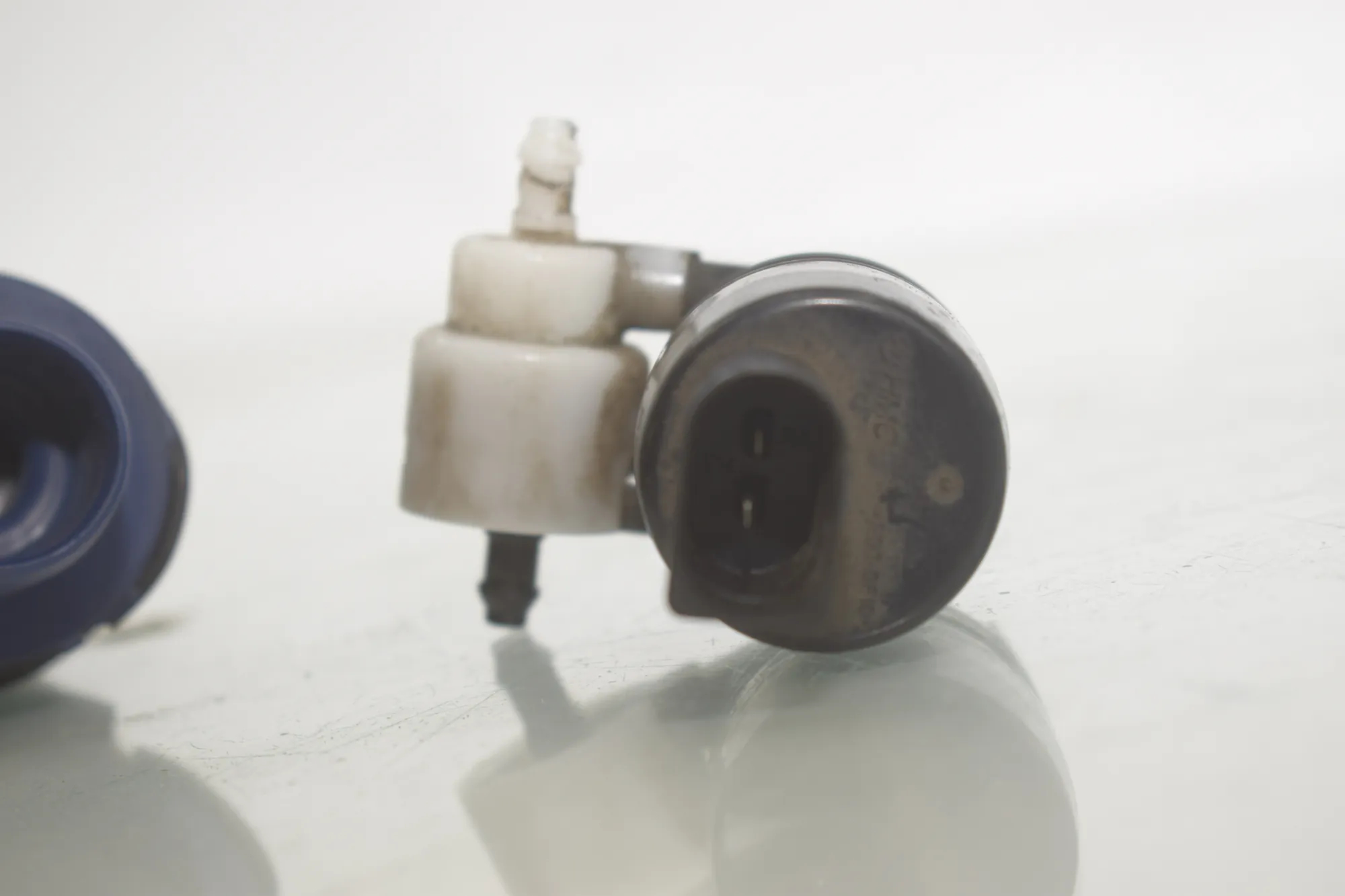 Washer Tank Motor – OEM 7388349 · BMW BMW 2 Active Tourer (F45) 225 xe 2019 – 5