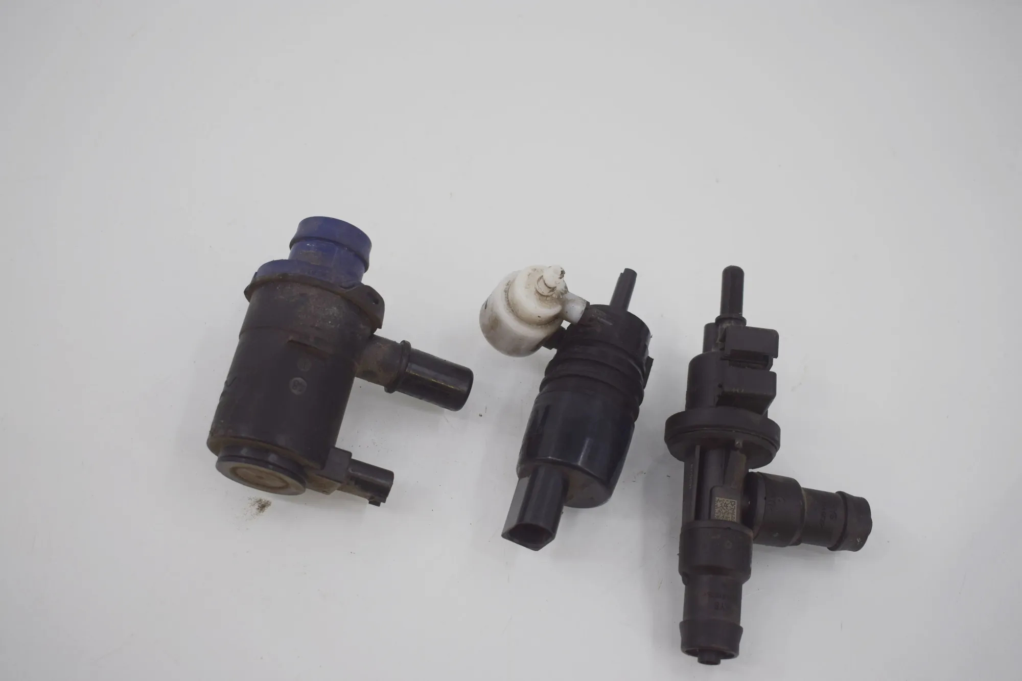 Washer Tank Motor – OEM 7388349 · BMW BMW 2 Active Tourer (F45) 225 xe 2019 – 2