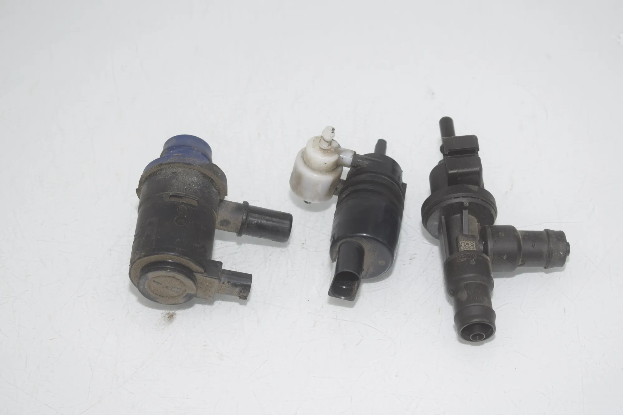 Washer Tank Motor – OEM 7388349 · BMW BMW 2 Active Tourer (F45) 225 xe 2019