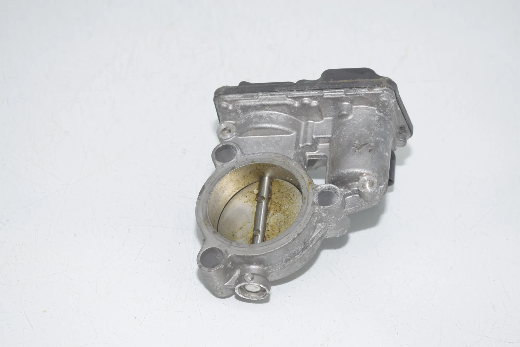 Throttle Body – OEM 7618838 · BMW BMW 2 Active Tourer (F45) 225 xe 2019 – 4