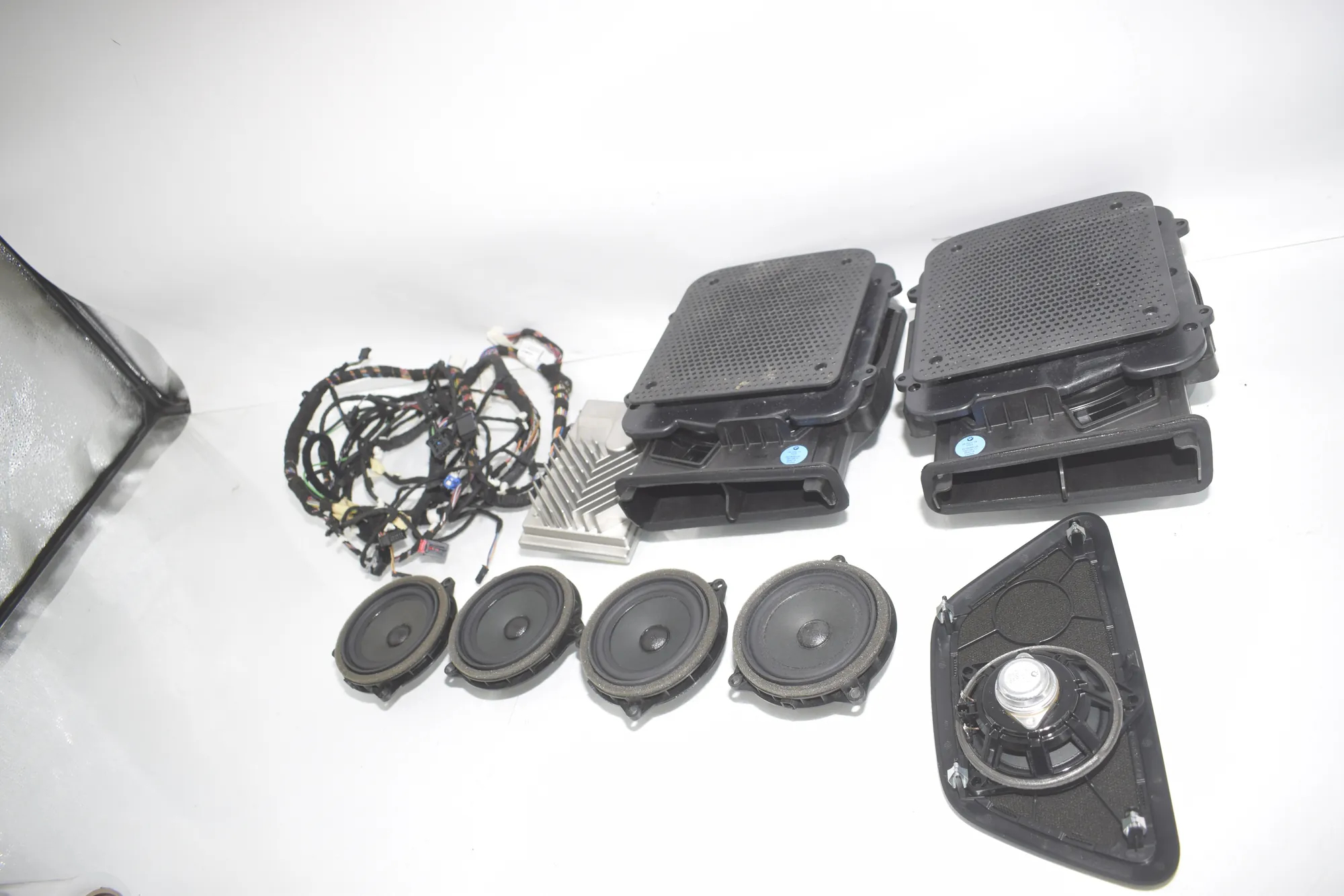 Sound Audio System Set – OEM 9281896 · BMW BMW 2 Active Tourer (F45) 225 xe 2019 – 2