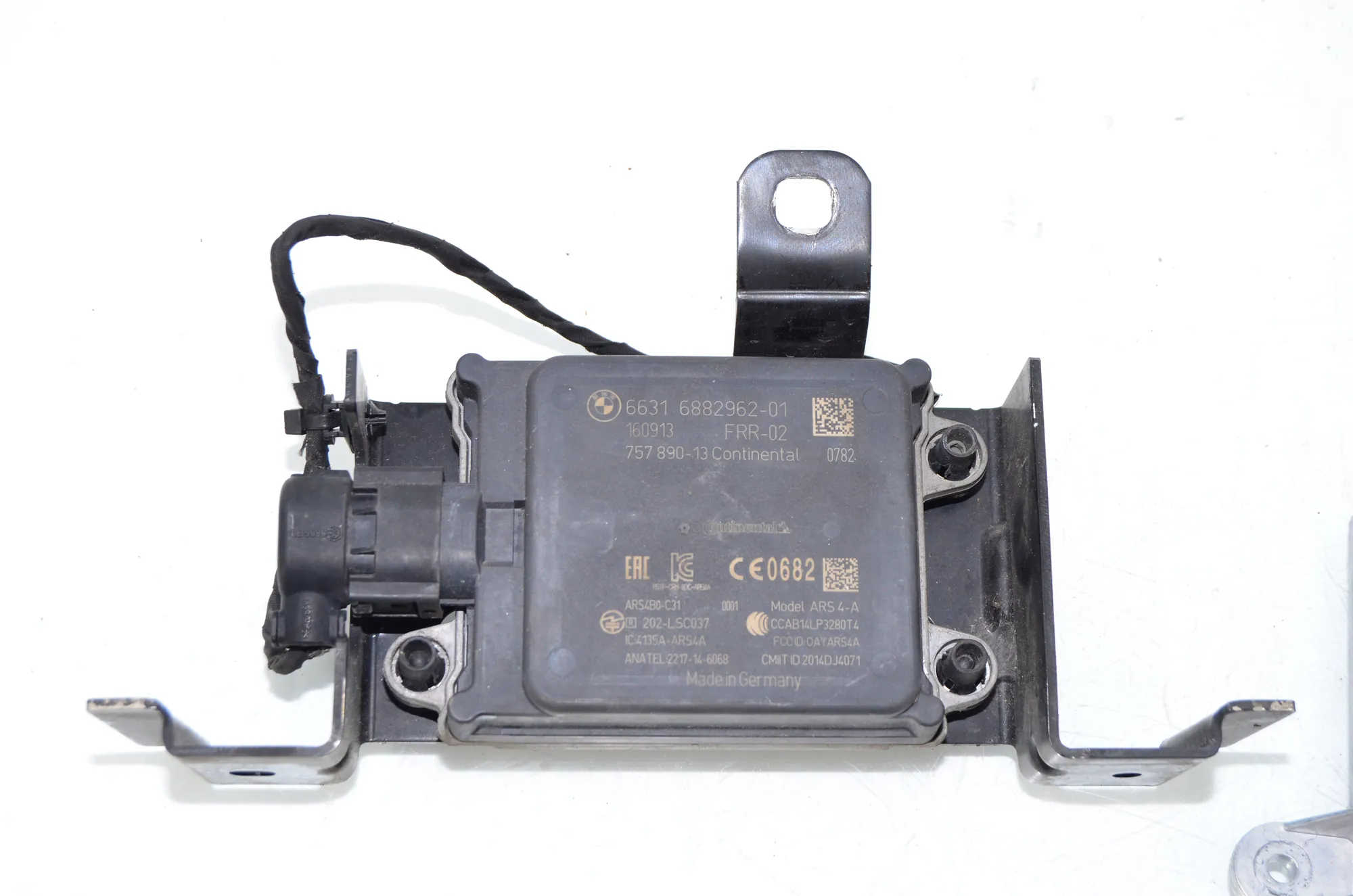 Distance Radar Sensor – OEM 6886388 · BMW 7 (G11, G12) 750 d, Ld xDrive 2016 – 2