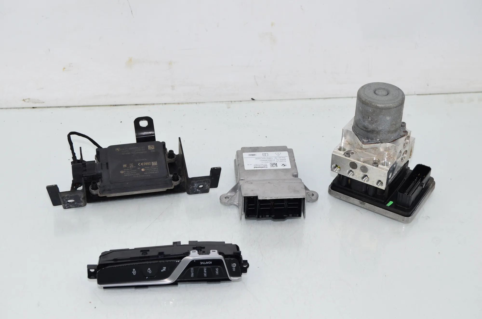 Distance Radar Sensor – OEM 6886388 · BMW 7 (G11, G12) 750 d, Ld xDrive 2016