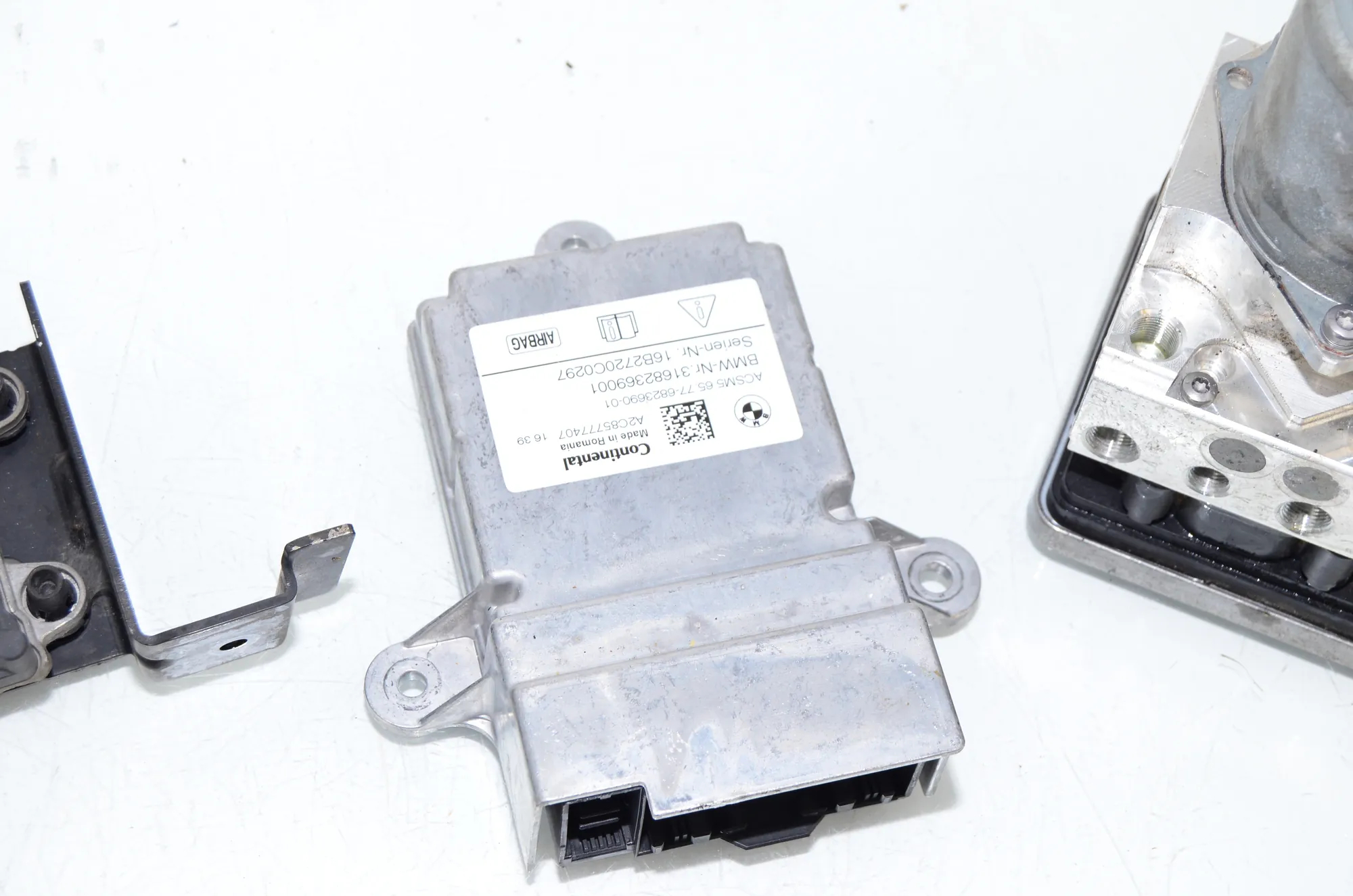 Distance Radar Sensor – OEM 6886388 · BMW 7 (G11, G12) 750 d, Ld xDrive 2016 – 3