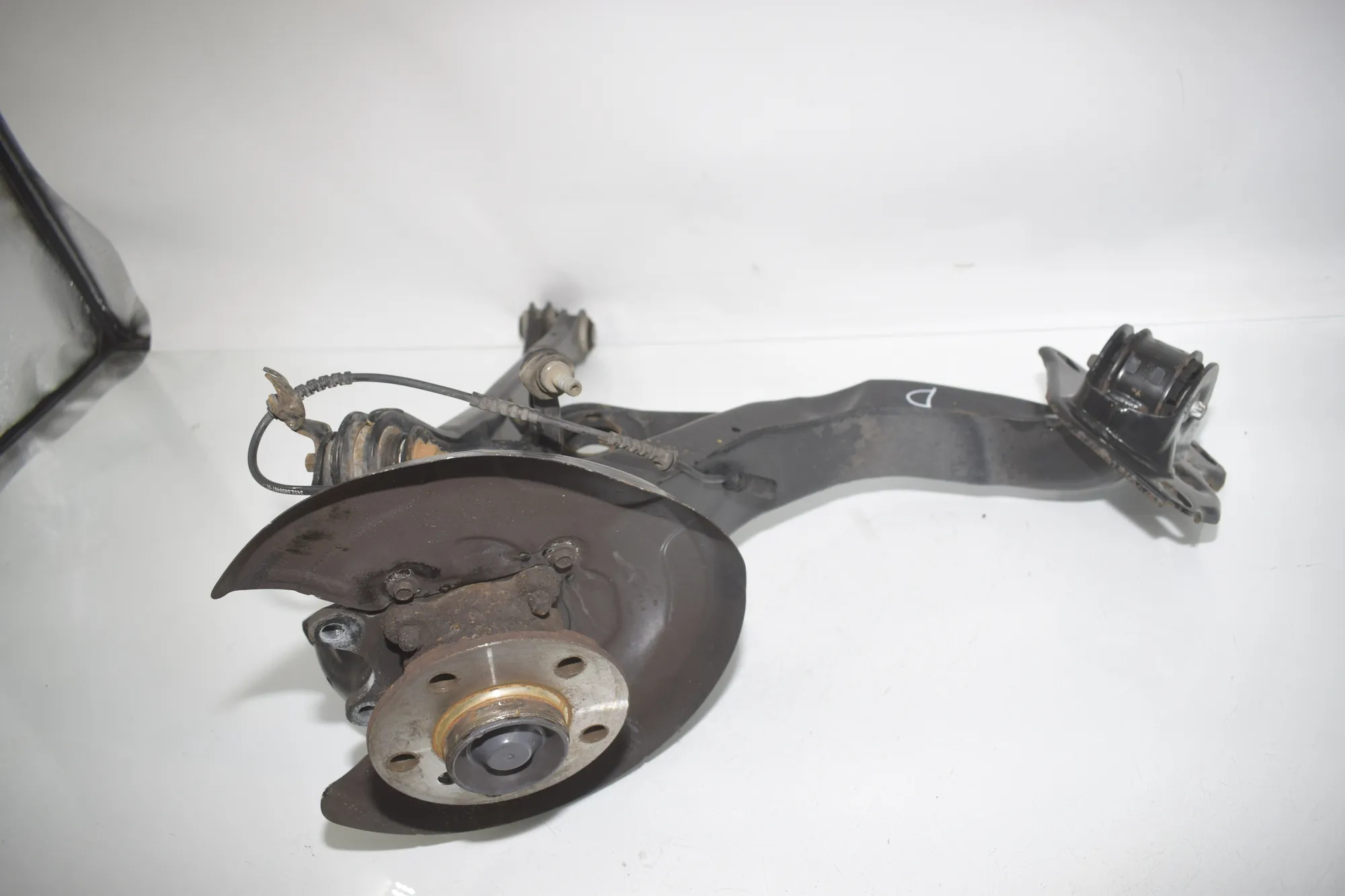 Rear Right Wheel Hub – OEM 8842880 · BMW 2 Active Tourer (F45) 218 i 2015 – 4