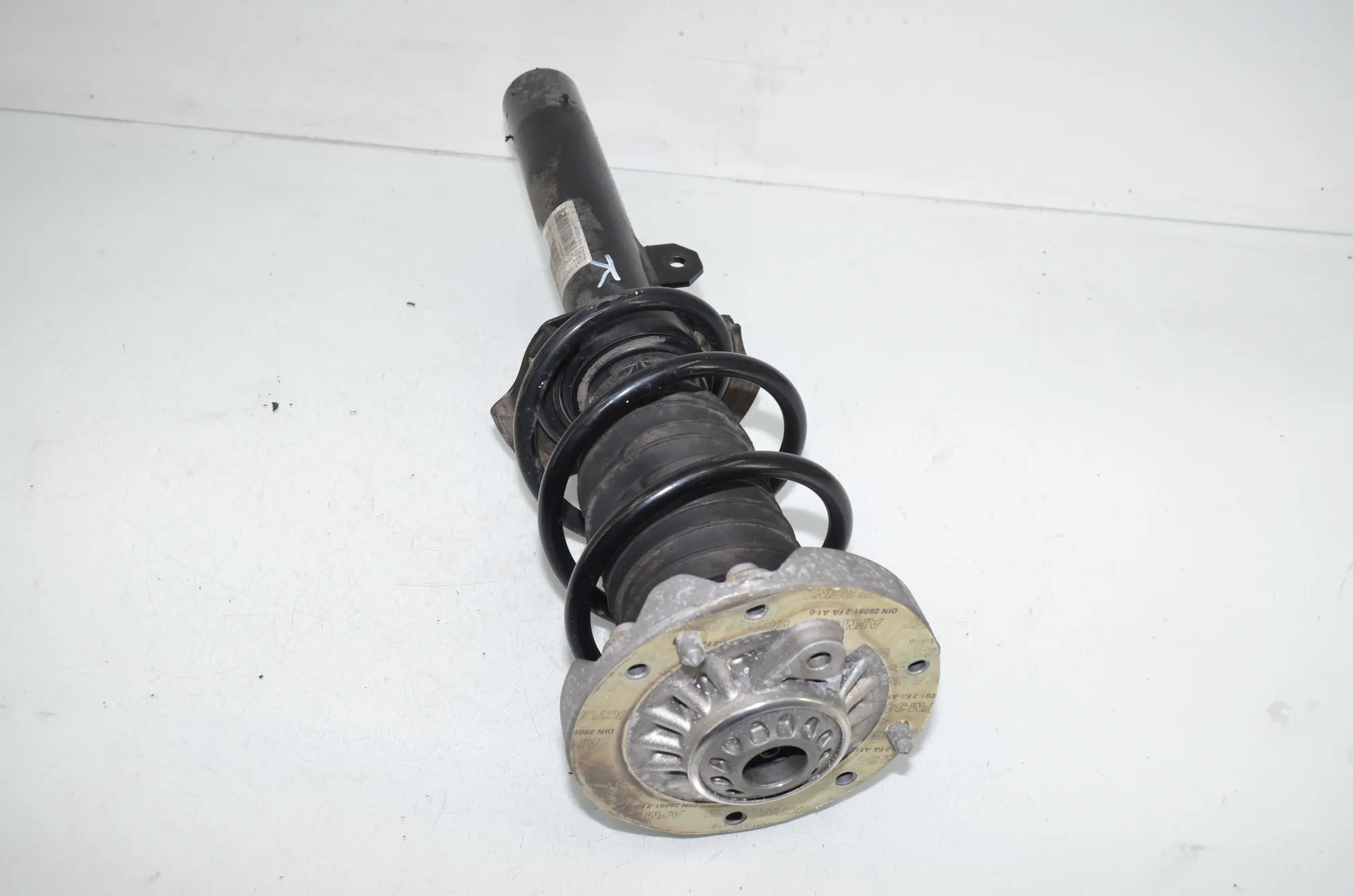 Front Left Shock Absorber – OEM 6874459 · BMW 2 Active Tourer (F45) 218 i 2015 – 2