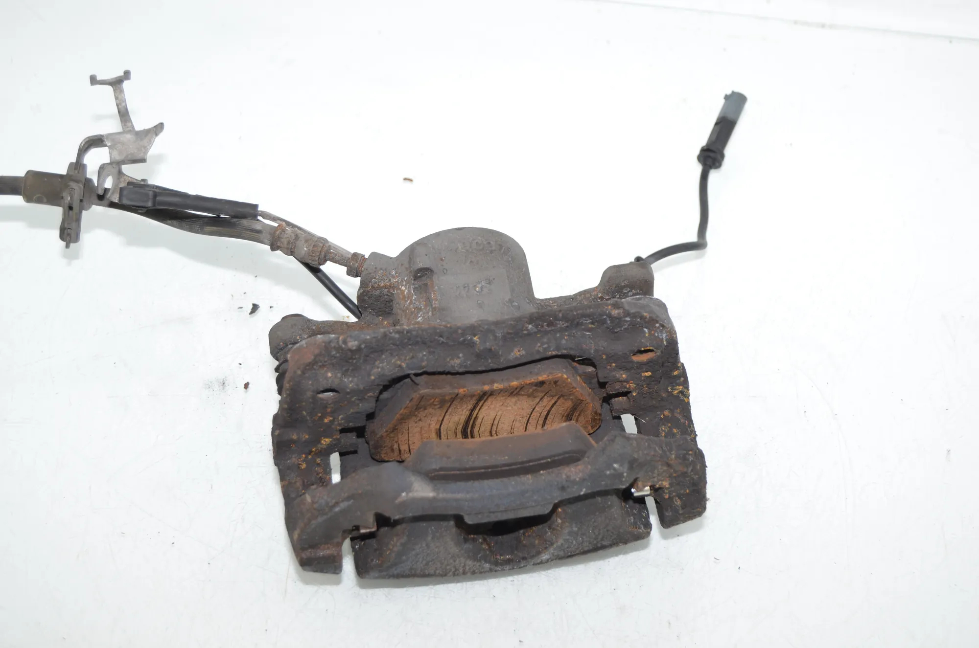Front Left Brake Caliper – OEM 6860265 · BMW 2 Active Tourer (F45) 218 i 2015 – 3