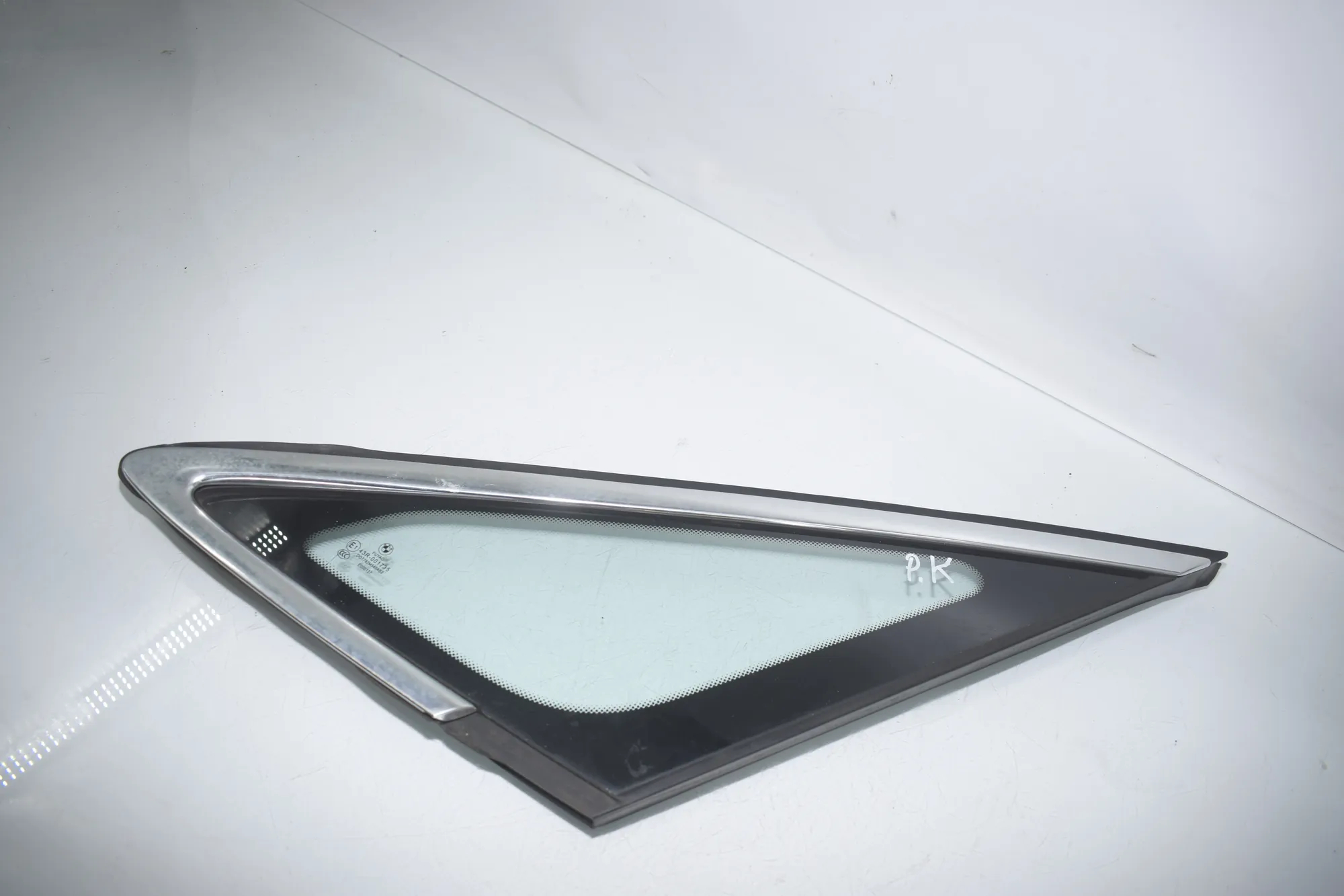 Front Left Door Quarter Window – OEM 7326155 · BMW BMW 2 Active Tourer (F45) 225 xe 2019 – 2