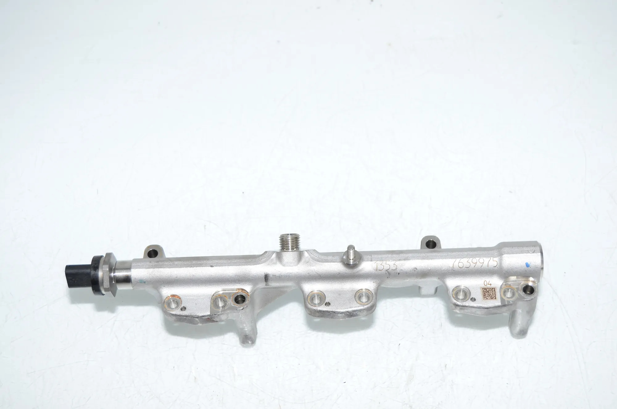 Fuel Rail – OEM 7639975 · BMW 2 Active Tourer (F45) 218 i 2015