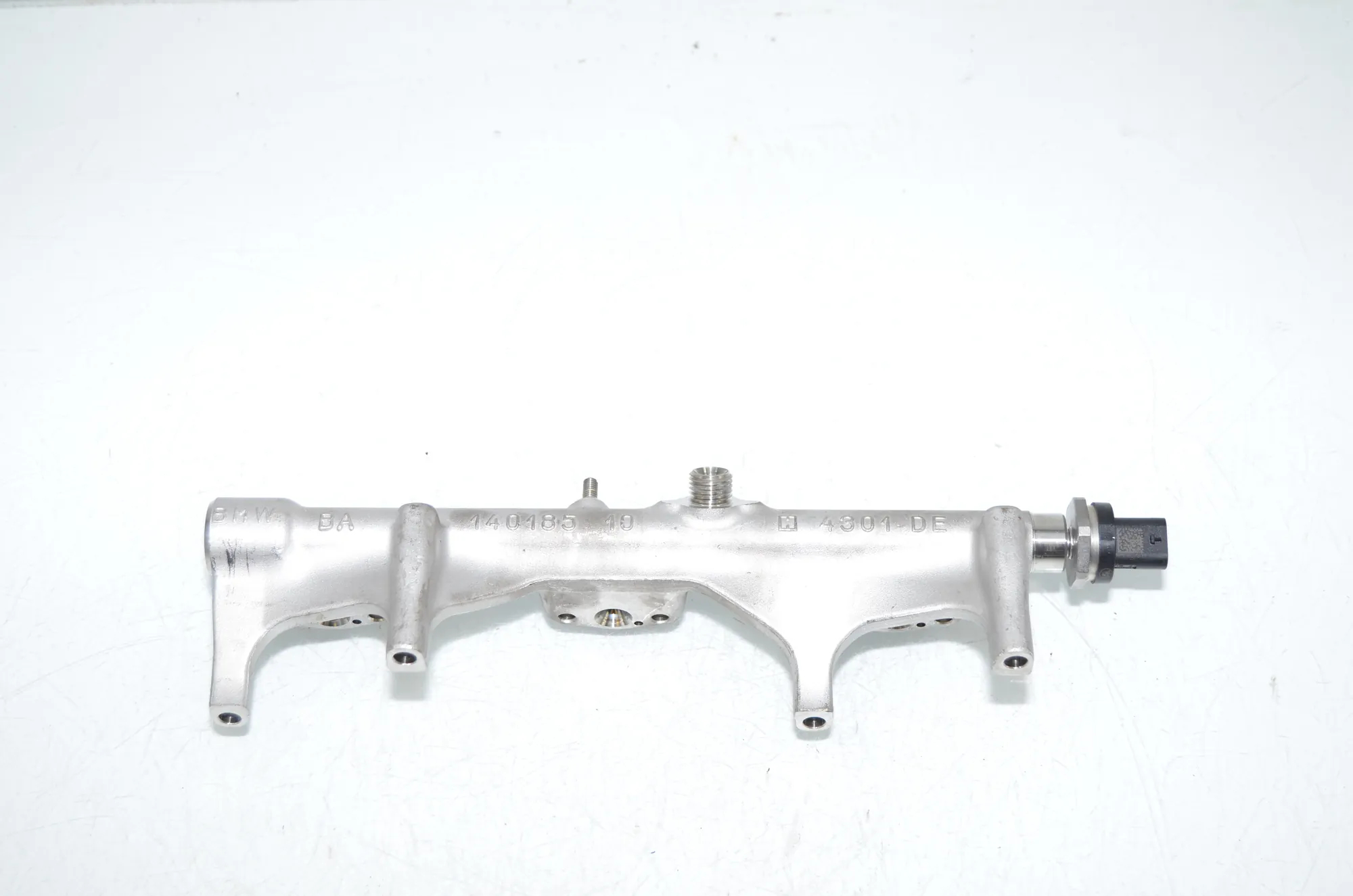 Fuel Rail – OEM 7639975 · BMW 2 Active Tourer (F45) 218 i 2015 – 3