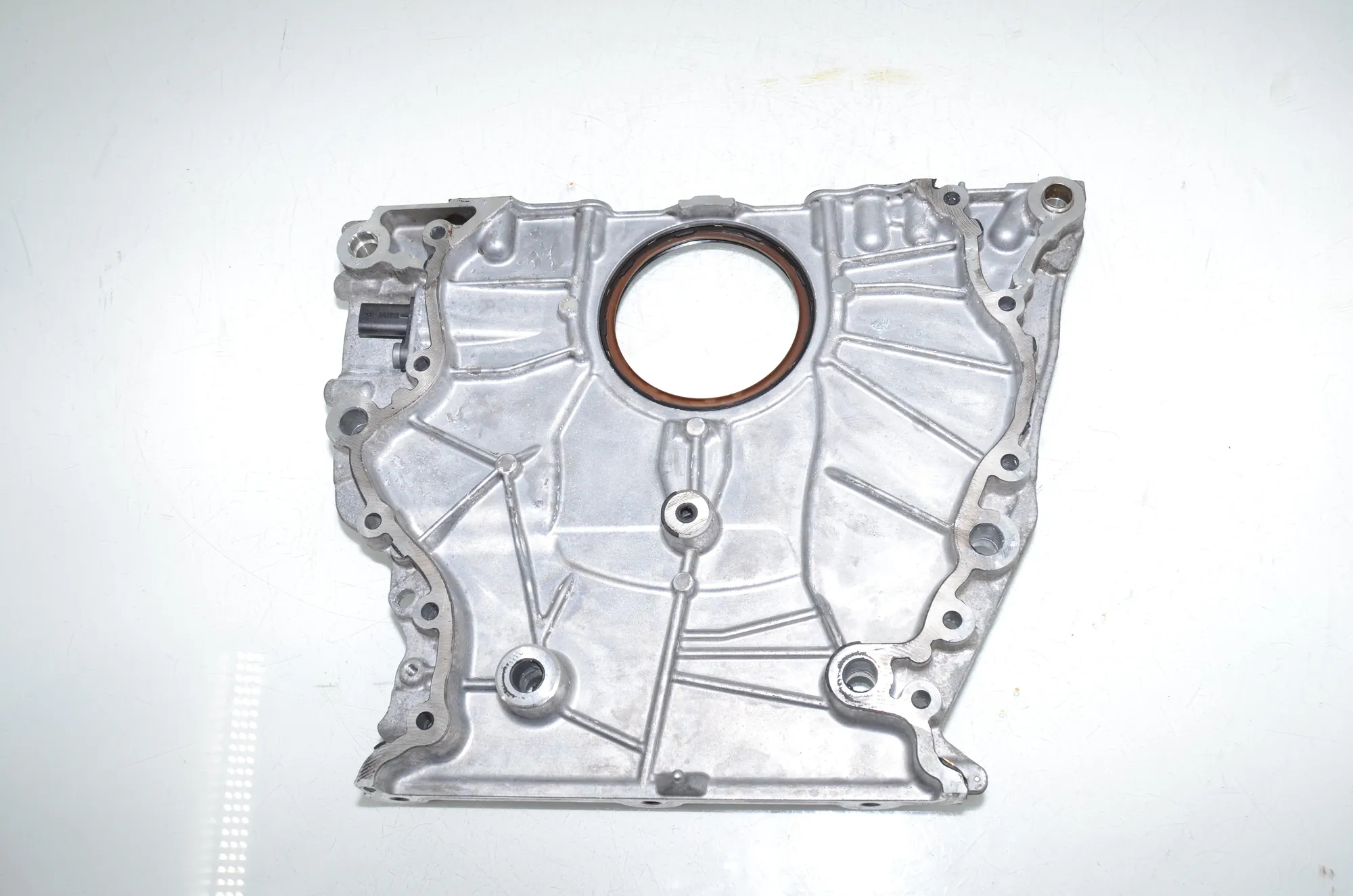 Other Engine Compartment Parts – OEM 8640047 · BMW X7 (G07) BMW X7 (G07) xDrive 40 i 2019 – 4