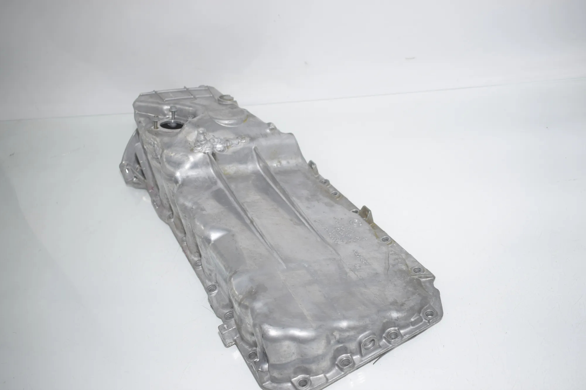 Oil Pan – OEM 8580126 · BMW X7 (G07) BMW X7 (G07) xDrive 40 i 2019 – 2
