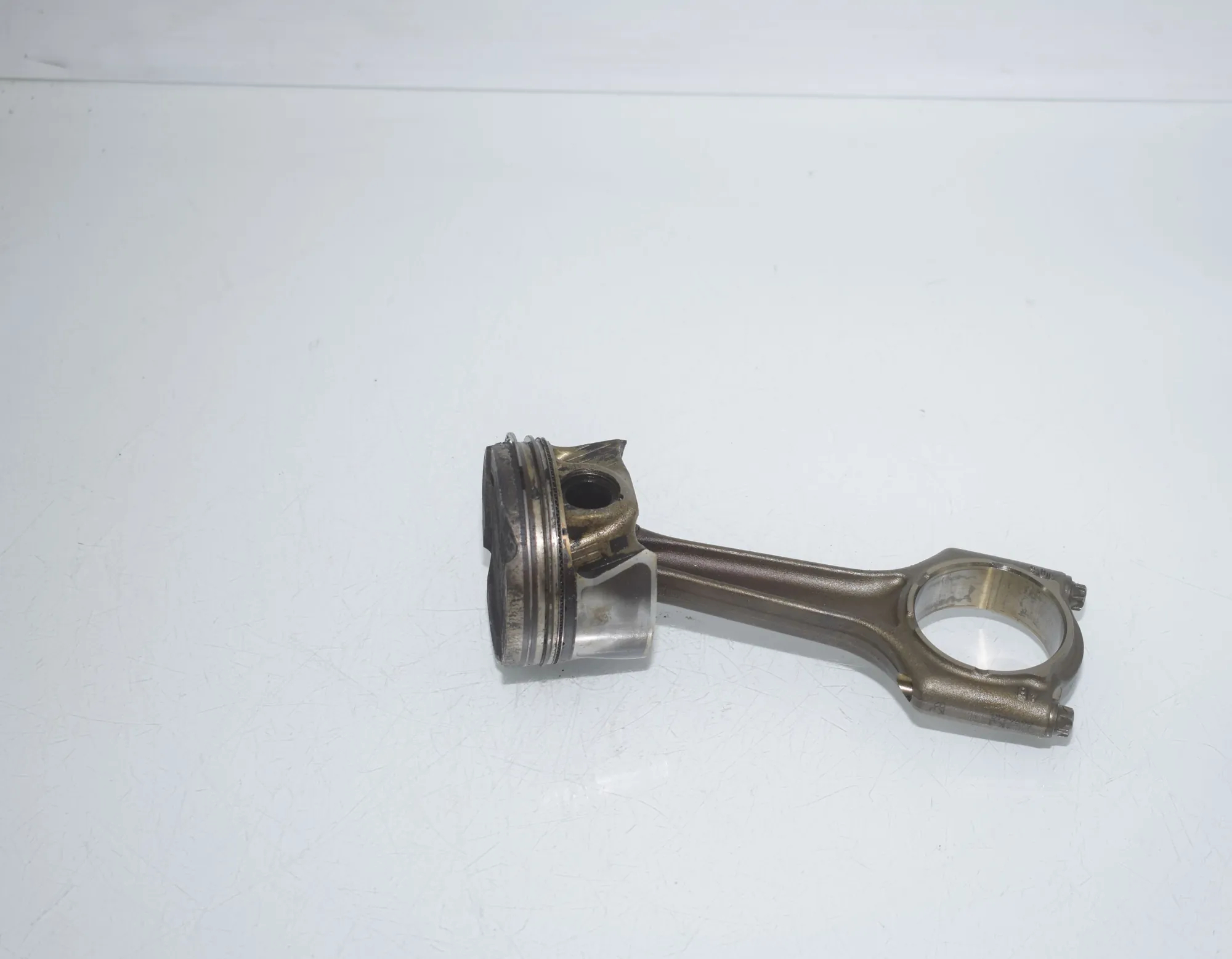 Piston – OEM 8623419 · BMW X7 (G07) BMW X7 (G07) xDrive 40 i 2019 – 2