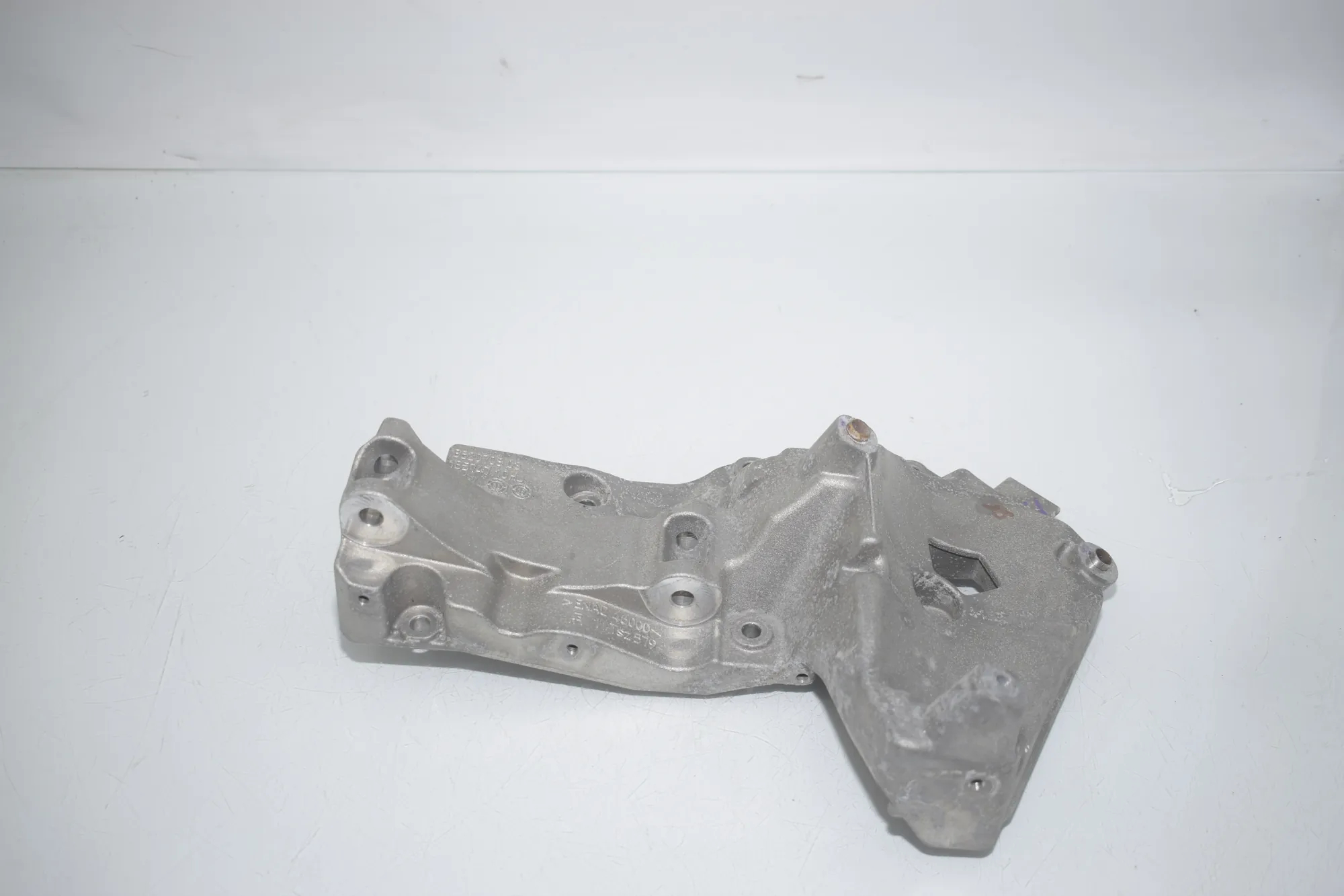 Air Conditioner Compressor Bracket – OEM 8620708 · BMW BMW 2 Active Tourer (F45) 225 xe 2019