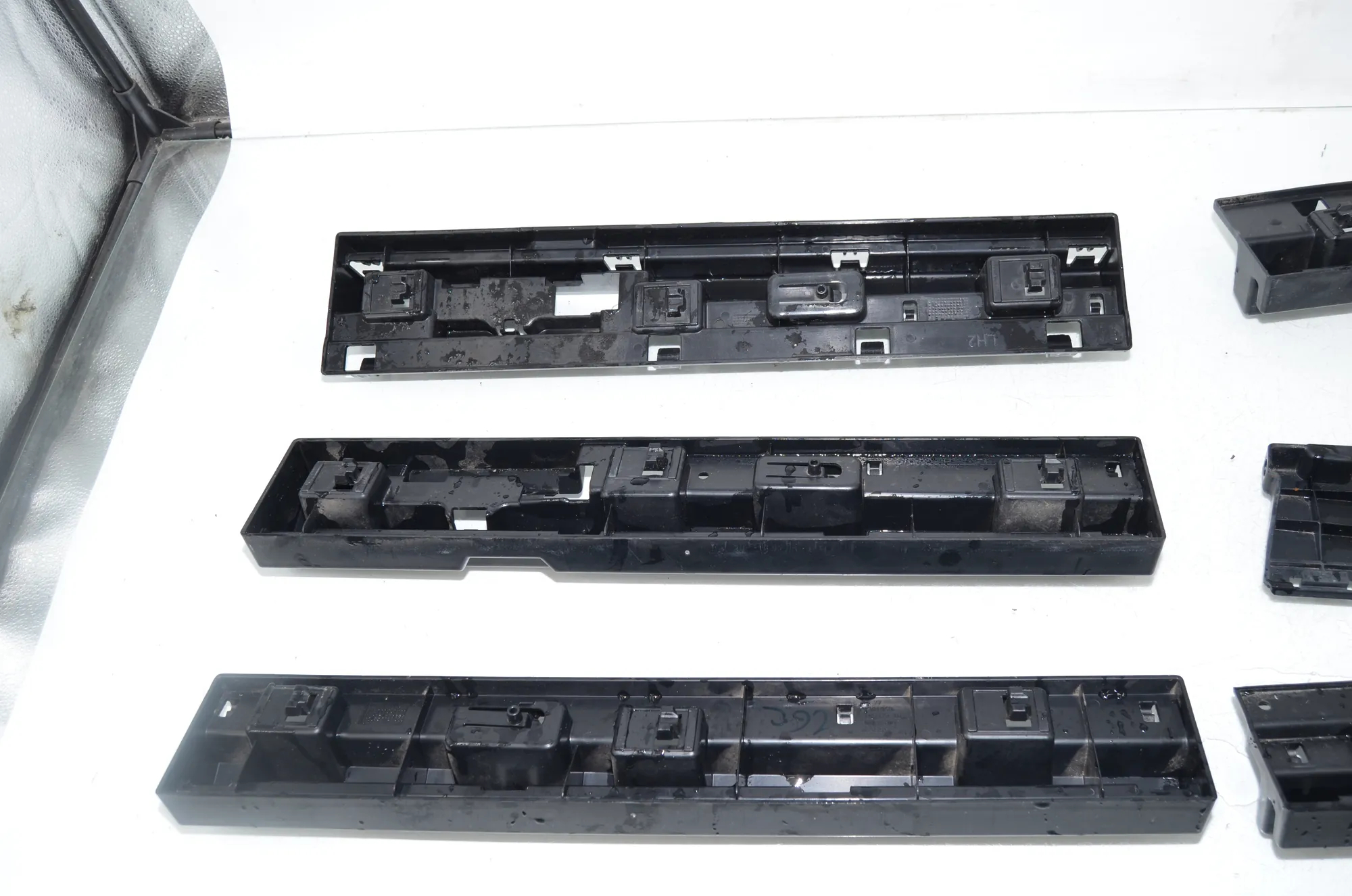 Sideskirt Bracket – OEM 7301939 · BMW 2 Active Tourer (F45) BMW 2 Active Tourer (F45) 225 xe 2019 – 5