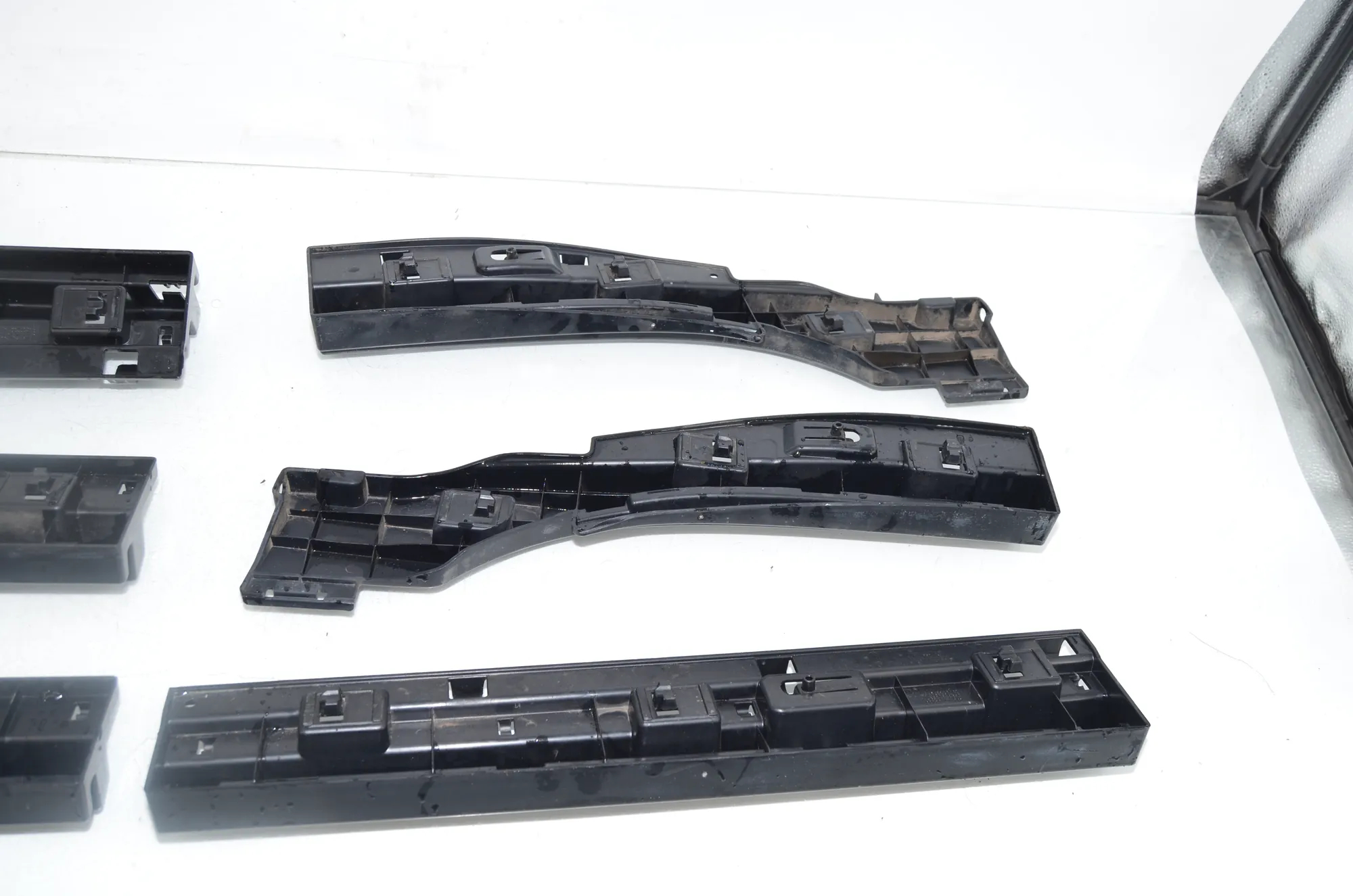 Sideskirt Bracket – OEM 7301939 · BMW 2 Active Tourer (F45) BMW 2 Active Tourer (F45) 225 xe 2019 – 4