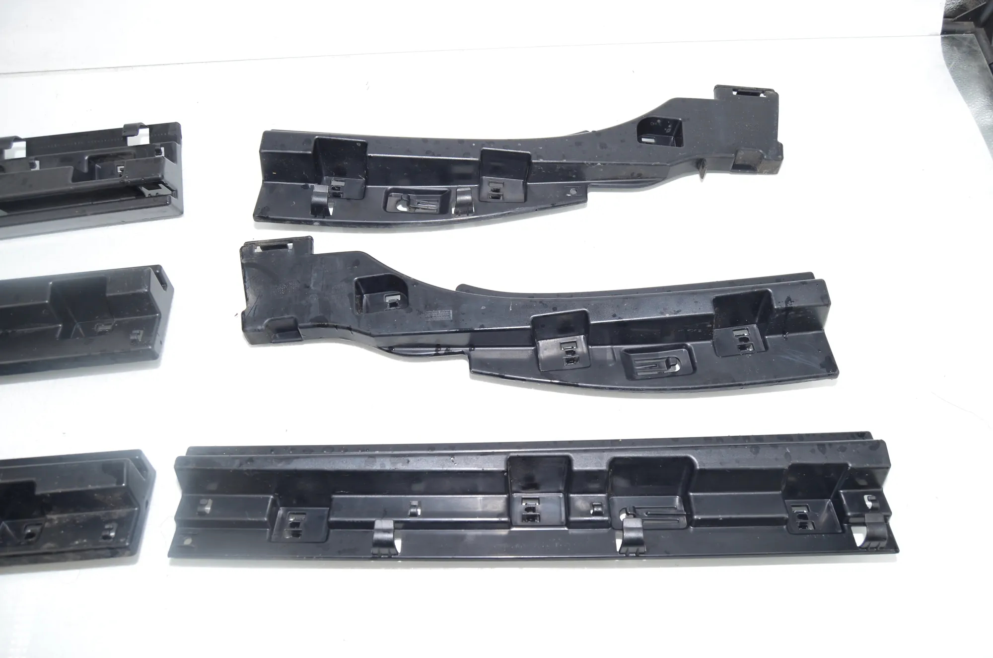 Sideskirt Bracket – OEM 7301939 · BMW 2 Active Tourer (F45) BMW 2 Active Tourer (F45) 225 xe 2019 – 3
