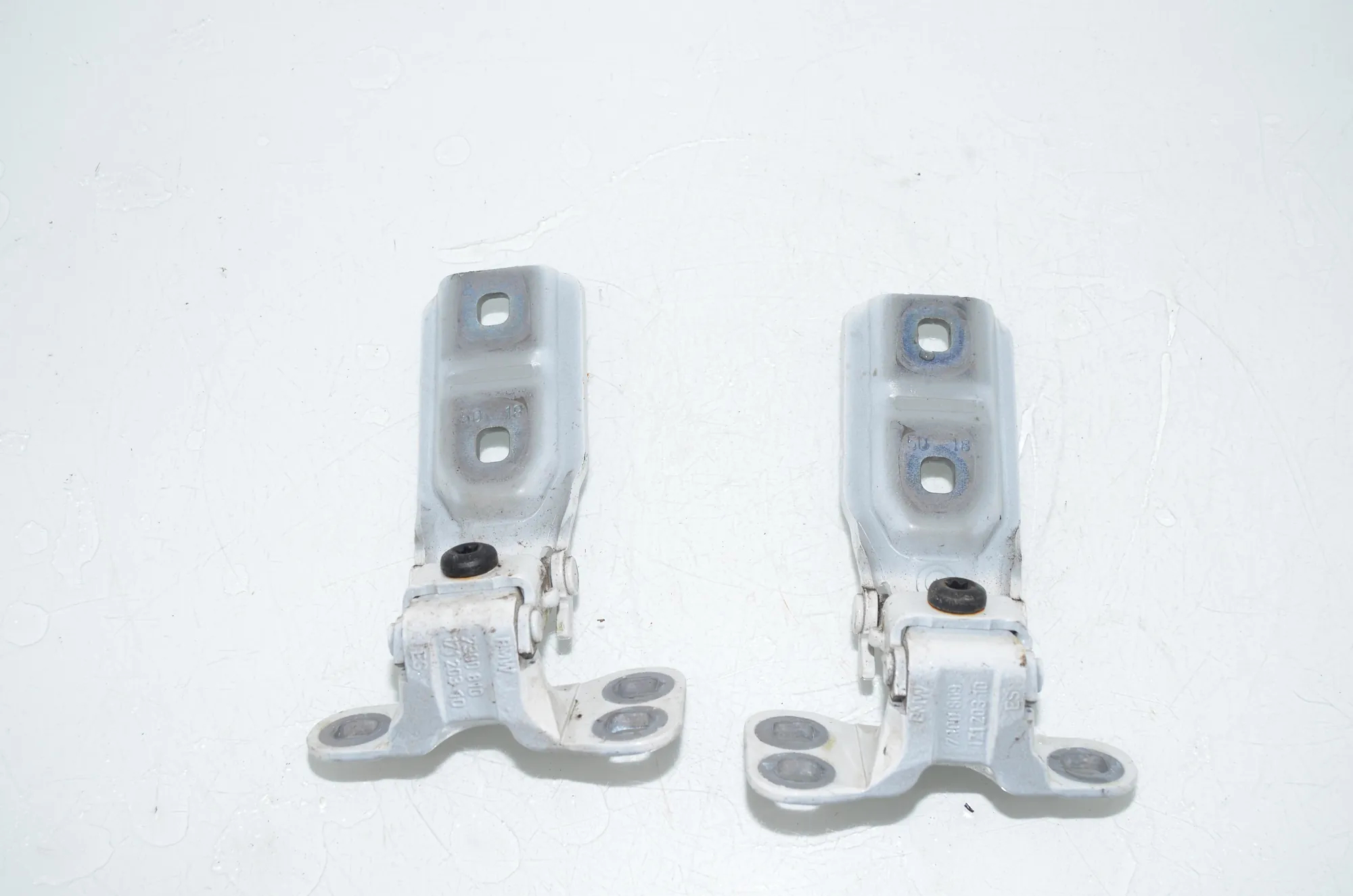 Left Side Bootlid Hinge – OEM 7300809 · BMW 2 Active Tourer (F45) BMW 2 Active Tourer (F45) 225 xe 2019 – 2