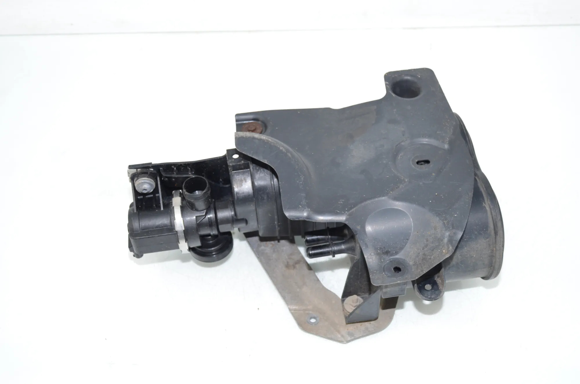 Charcoal Container Filter – OEM 7348727 · BMW 2 Active Tourer (F45) BMW 2 Active Tourer (F45) 225 xe 2019 – 3