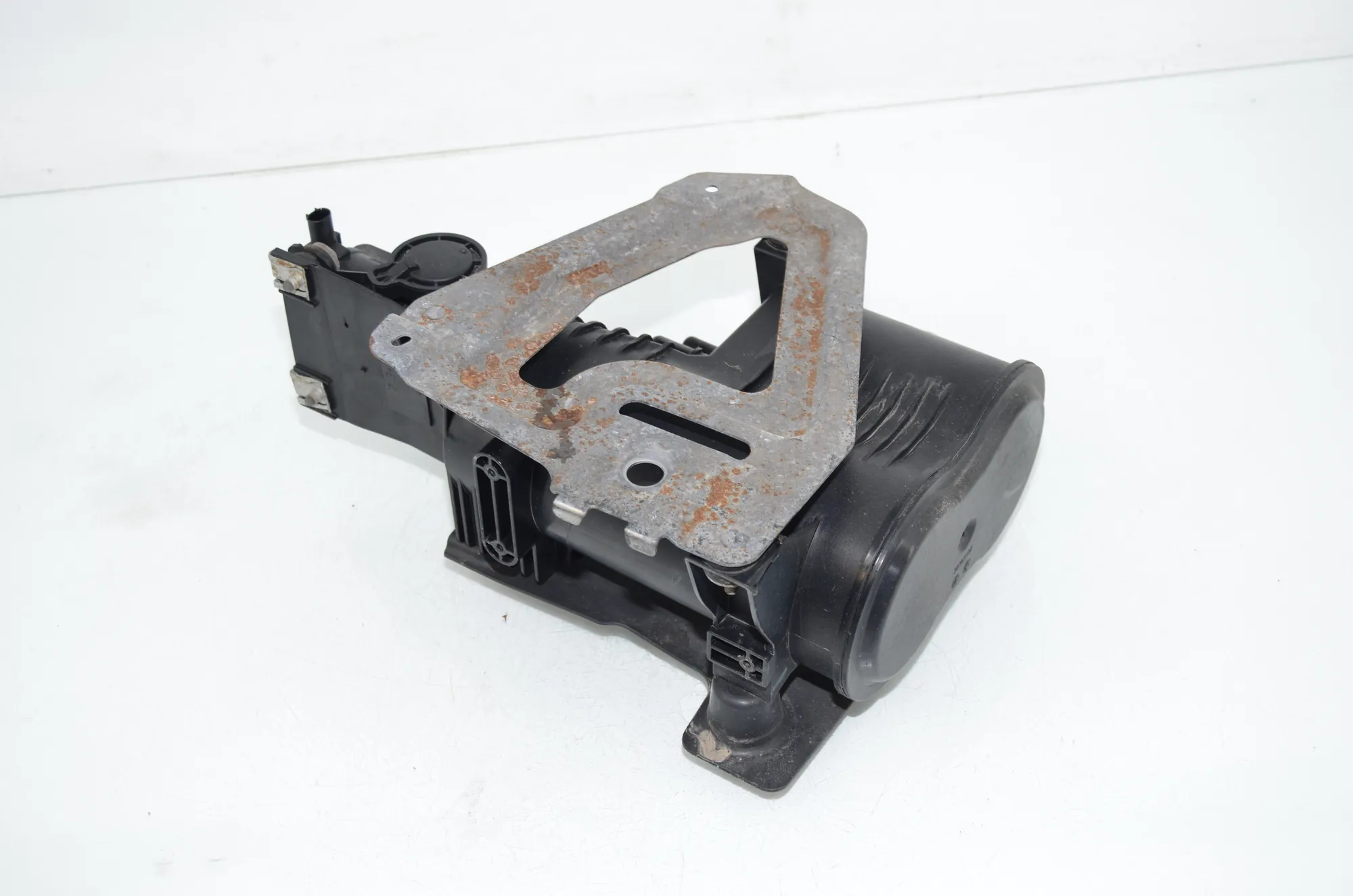 Charcoal Container Filter – OEM 7348727 · BMW 2 Active Tourer (F45) BMW 2 Active Tourer (F45) 225 xe 2019 – 2