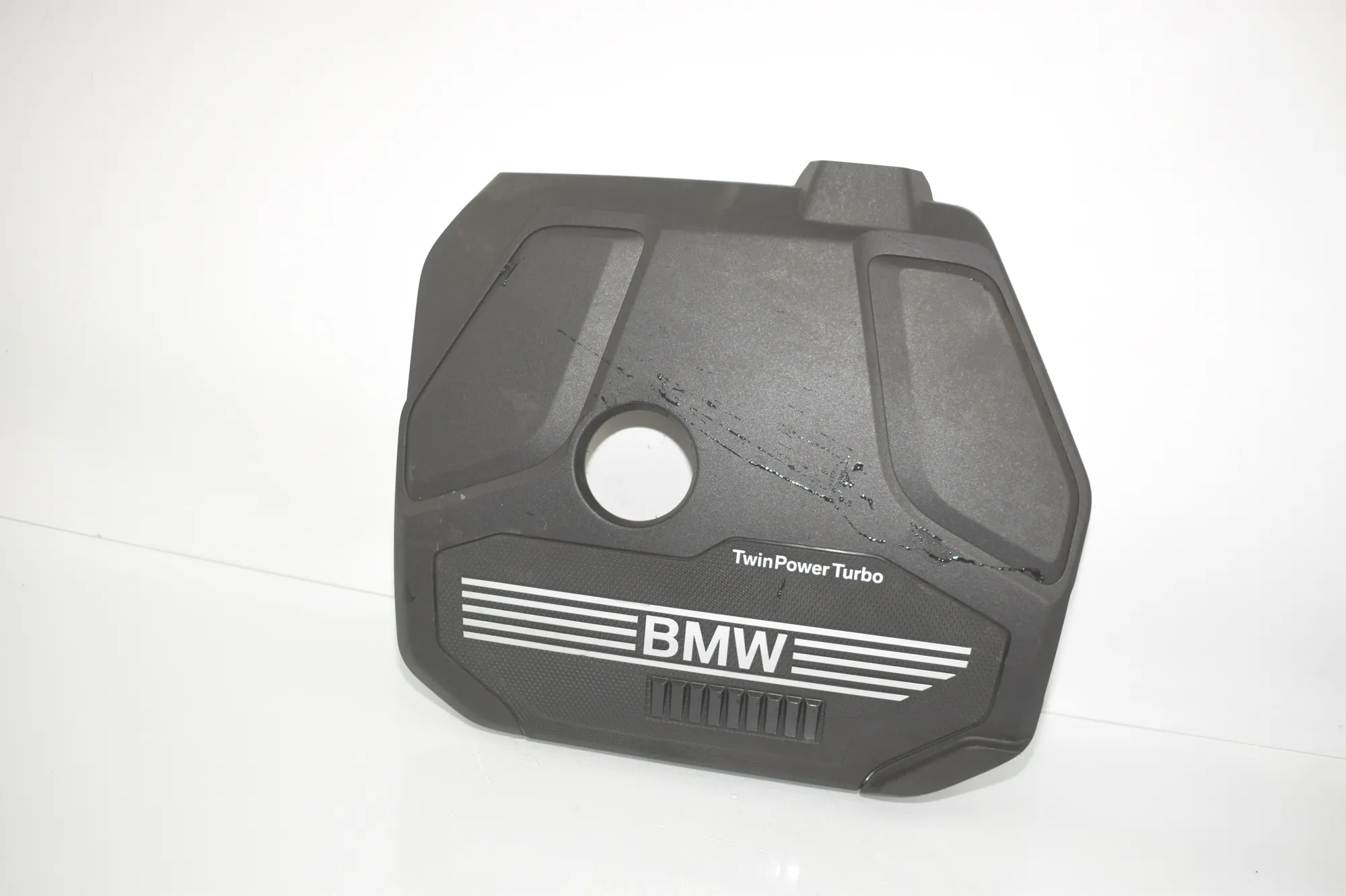 Engine Cover – OEM 8656447 · BMW X1 (F48) BMW X1 (F48) sDrive 18 i 2018 – 3