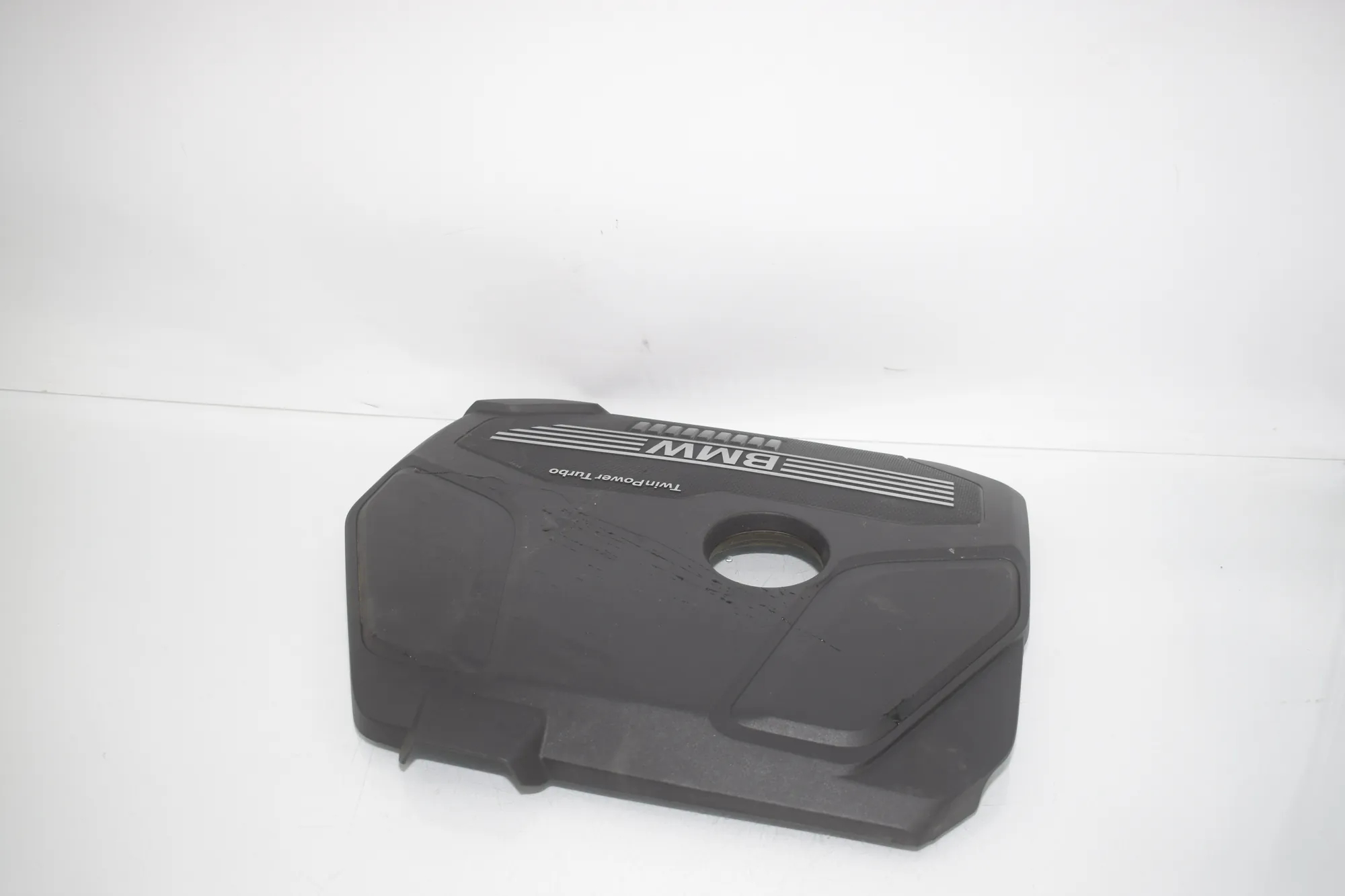 Engine Cover – OEM 8656447 · BMW X1 (F48) BMW X1 (F48) sDrive 18 i 2018